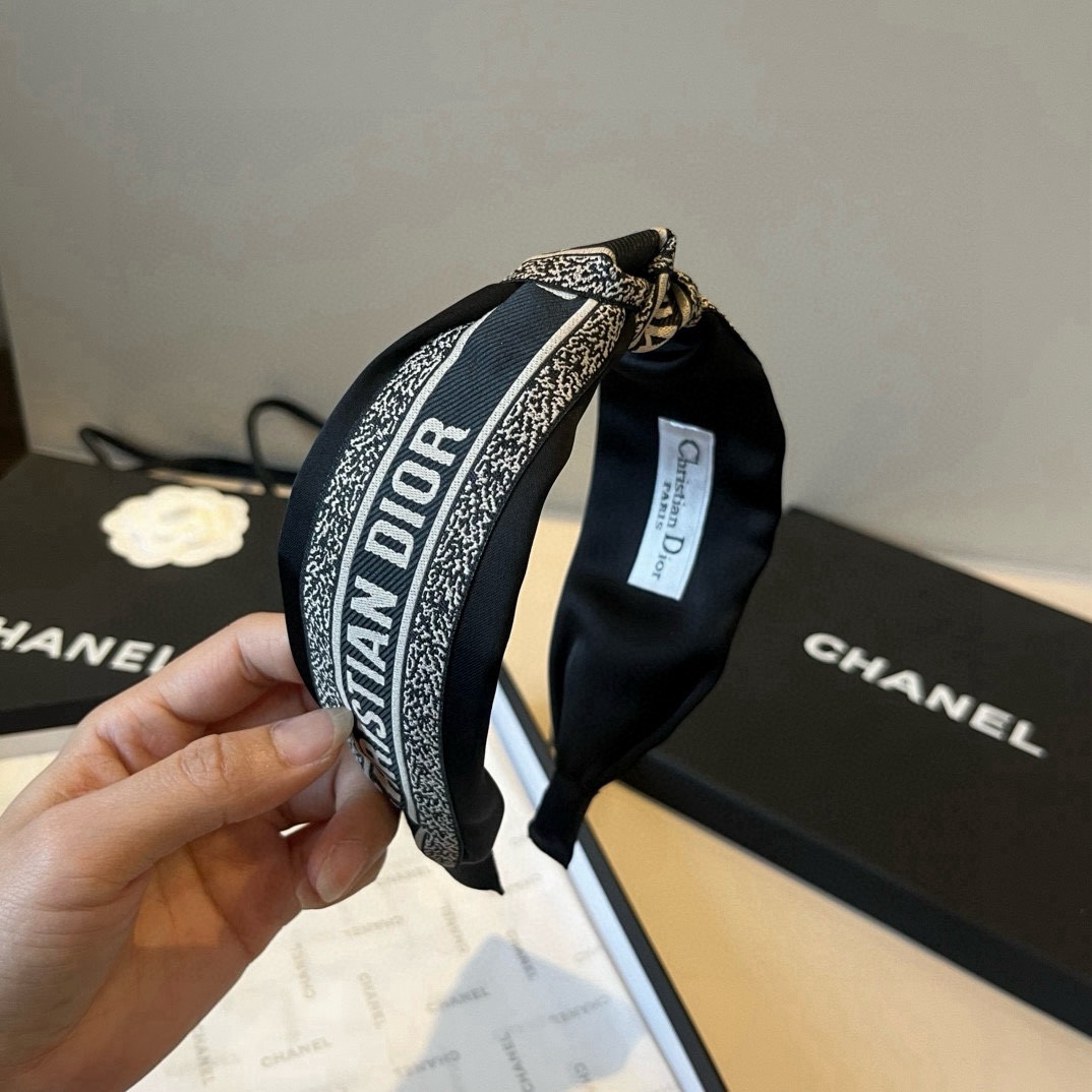 🆕

Dior迪奥新款发箍