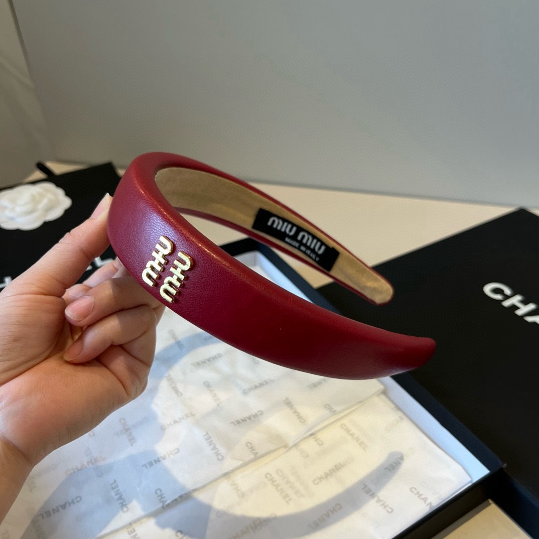 🆕

miumiu缪缪新款发箍
