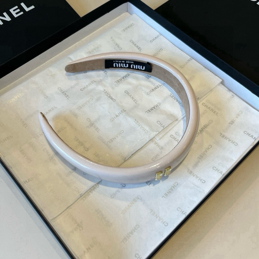 🆕

miumiu缪缪新款发箍