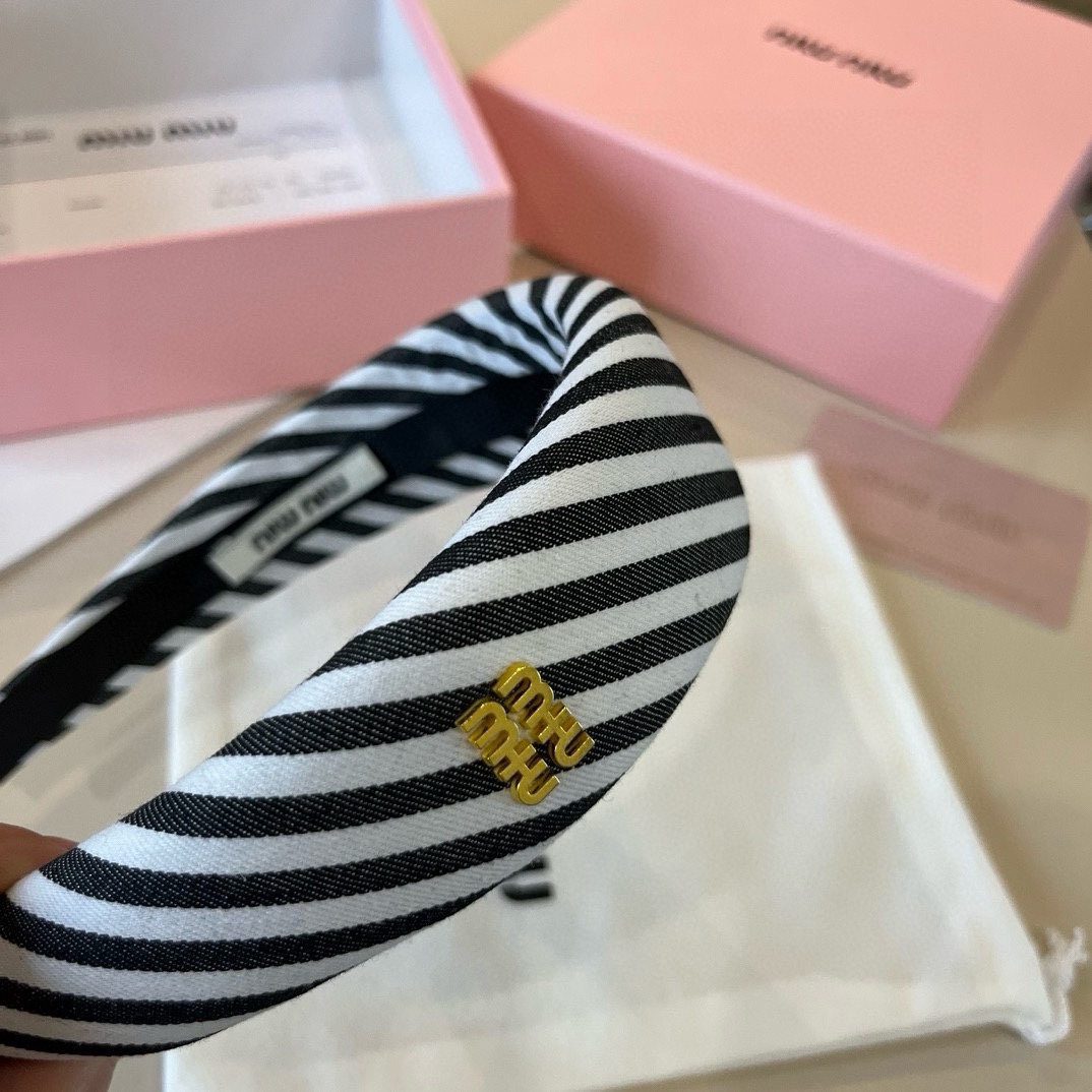 🆕

miumiu缪缪新款发箍