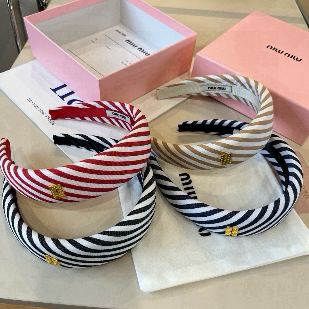 🆕

miumiu缪缪新款发箍
