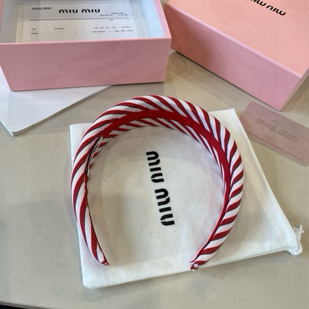 🆕

miumiu缪缪新款发箍