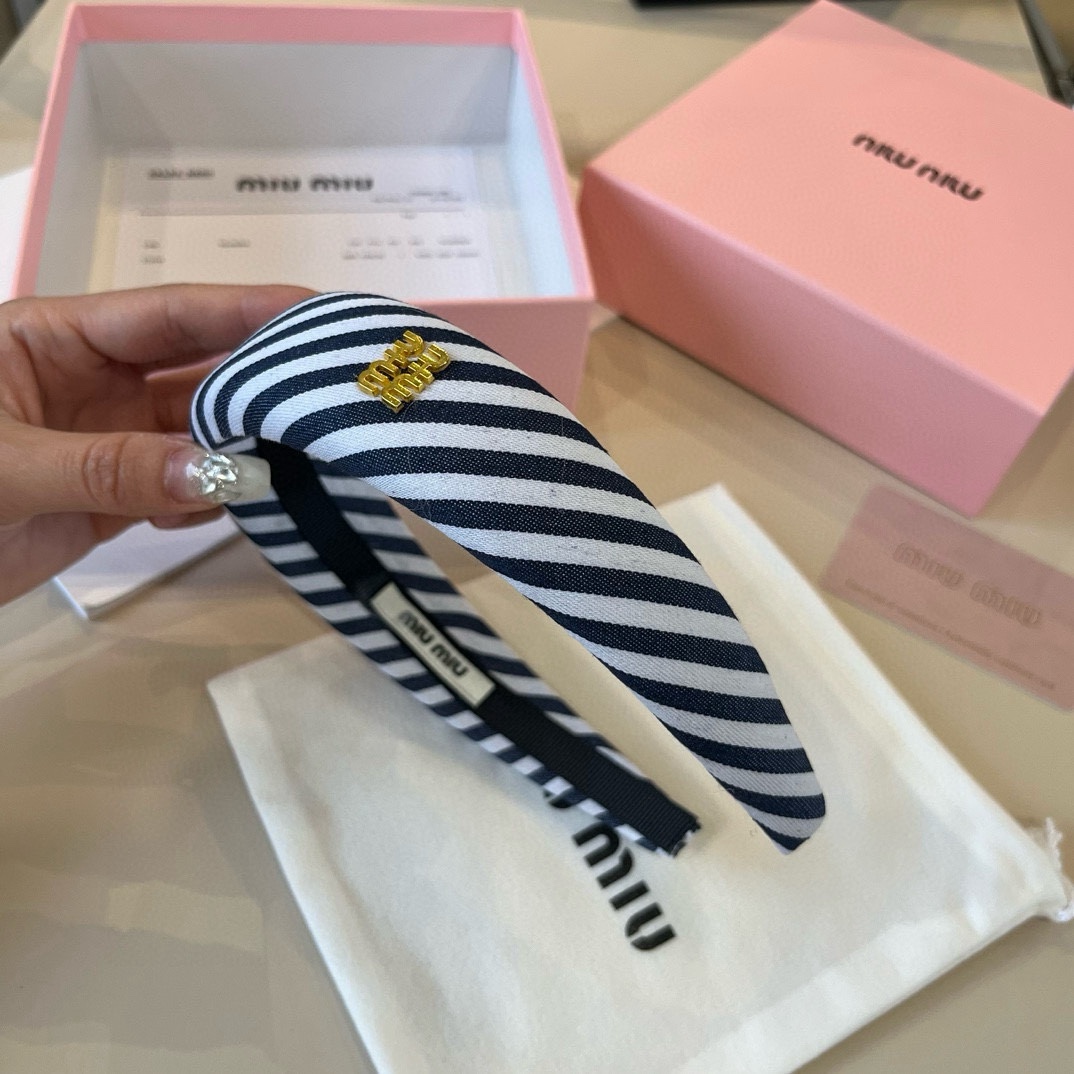 🆕

miumiu缪缪新款发箍