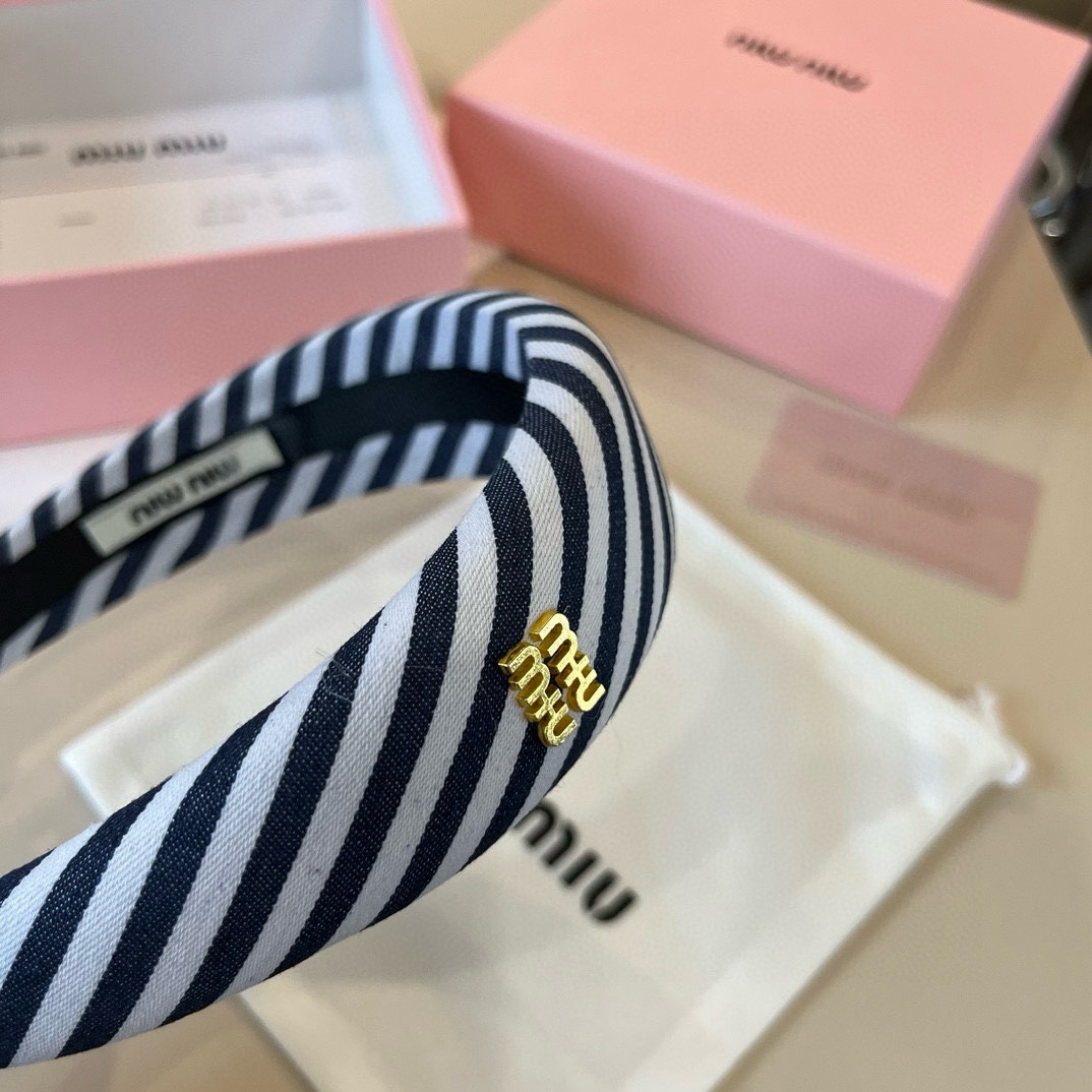 🆕

miumiu缪缪新款发箍