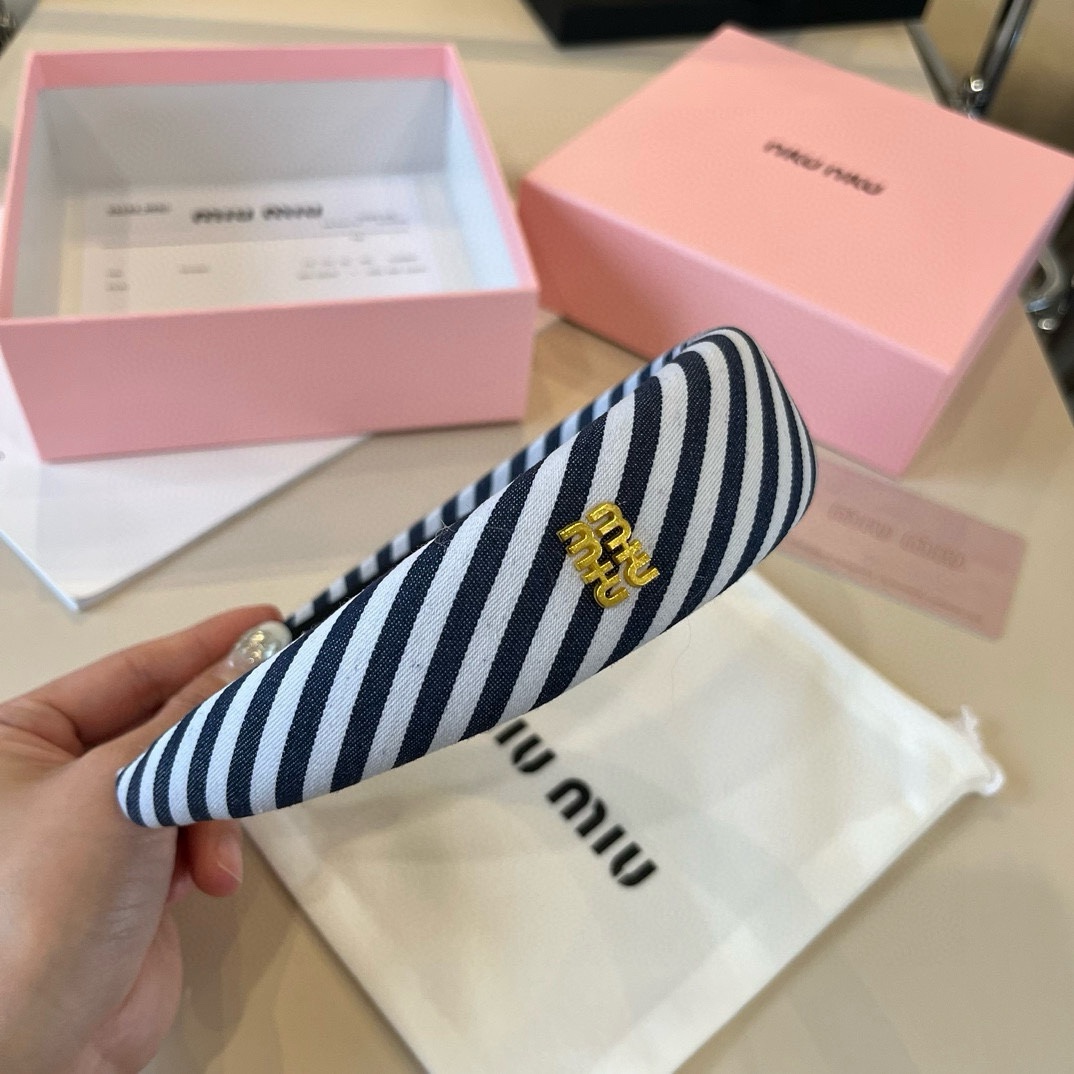 🆕

miumiu缪缪新款发箍