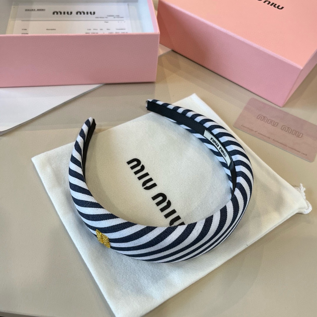 🆕

miumiu缪缪新款发箍
