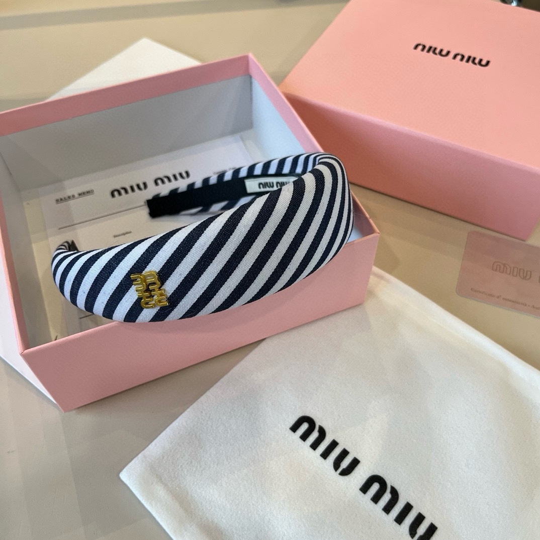 🆕

miumiu缪缪新款发箍