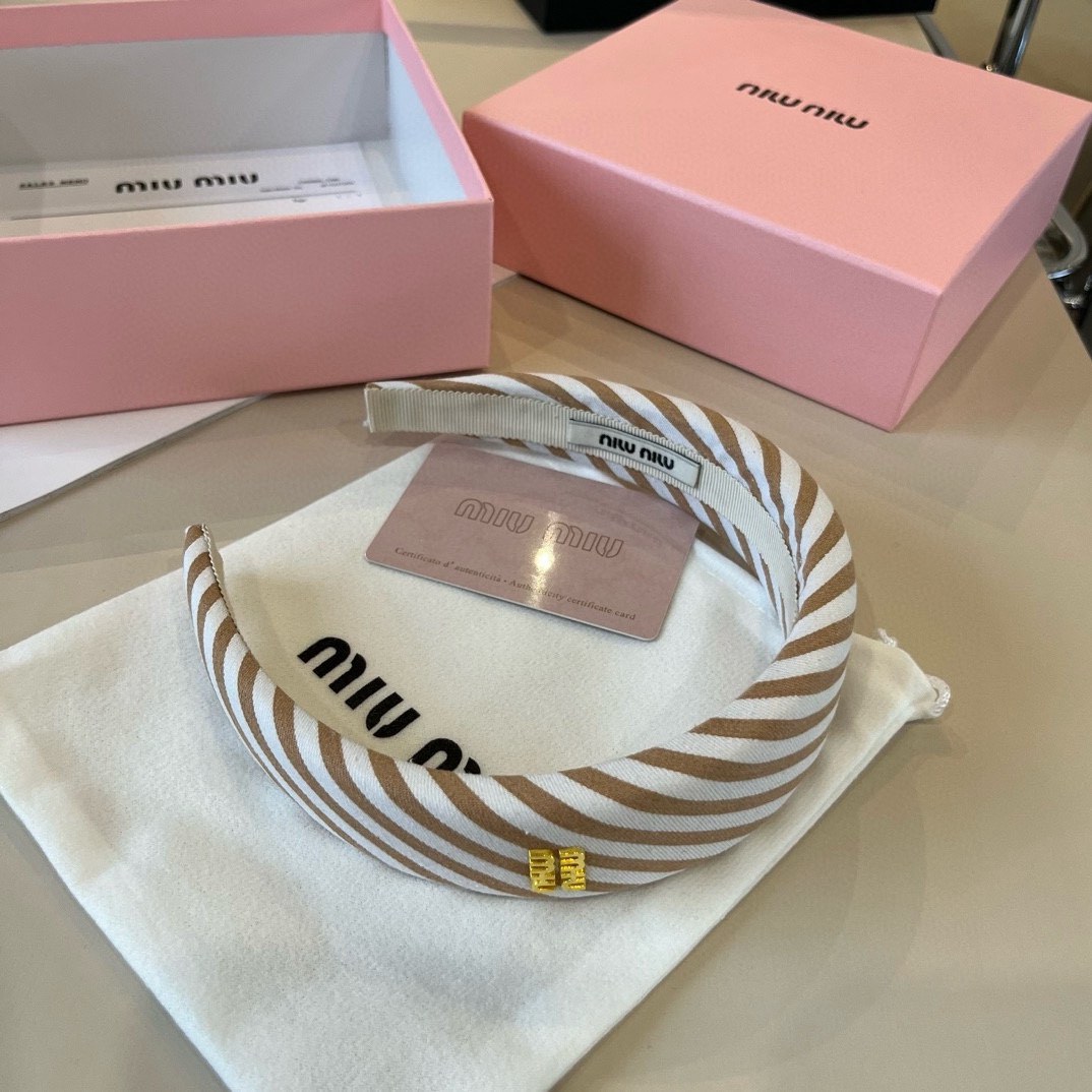 🆕

miumiu缪缪新款发箍