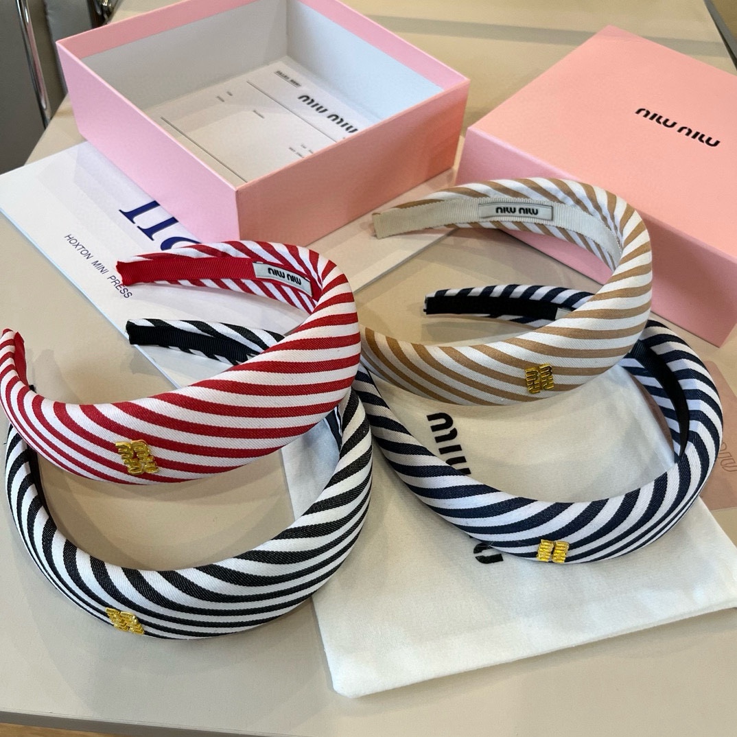 🆕

miumiu缪缪新款发箍
