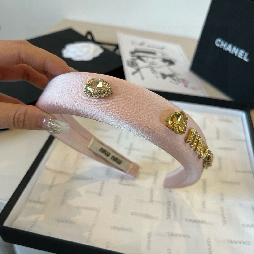 🆕

miumiu缪缪新款发箍