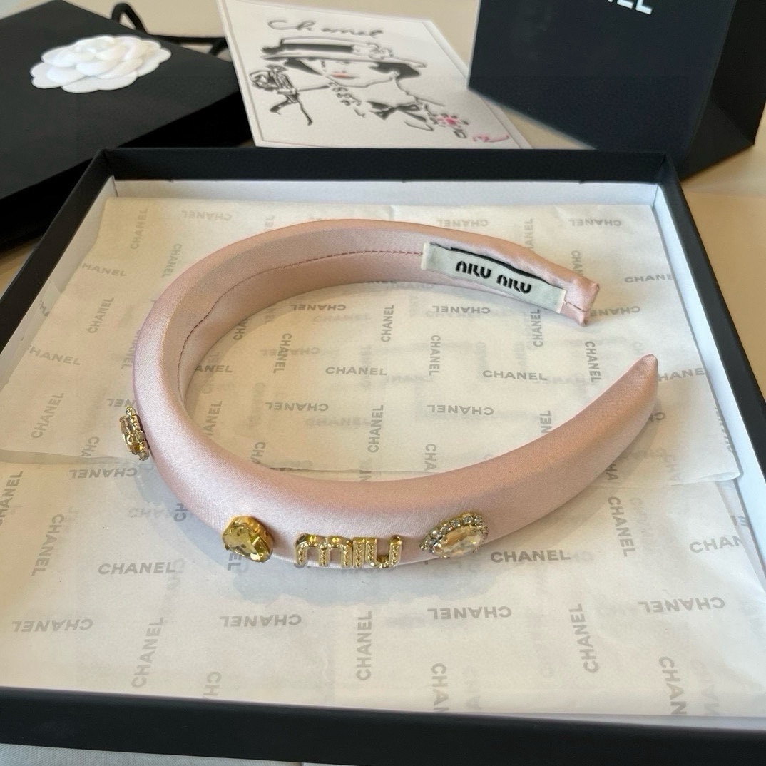 🆕

miumiu缪缪新款发箍