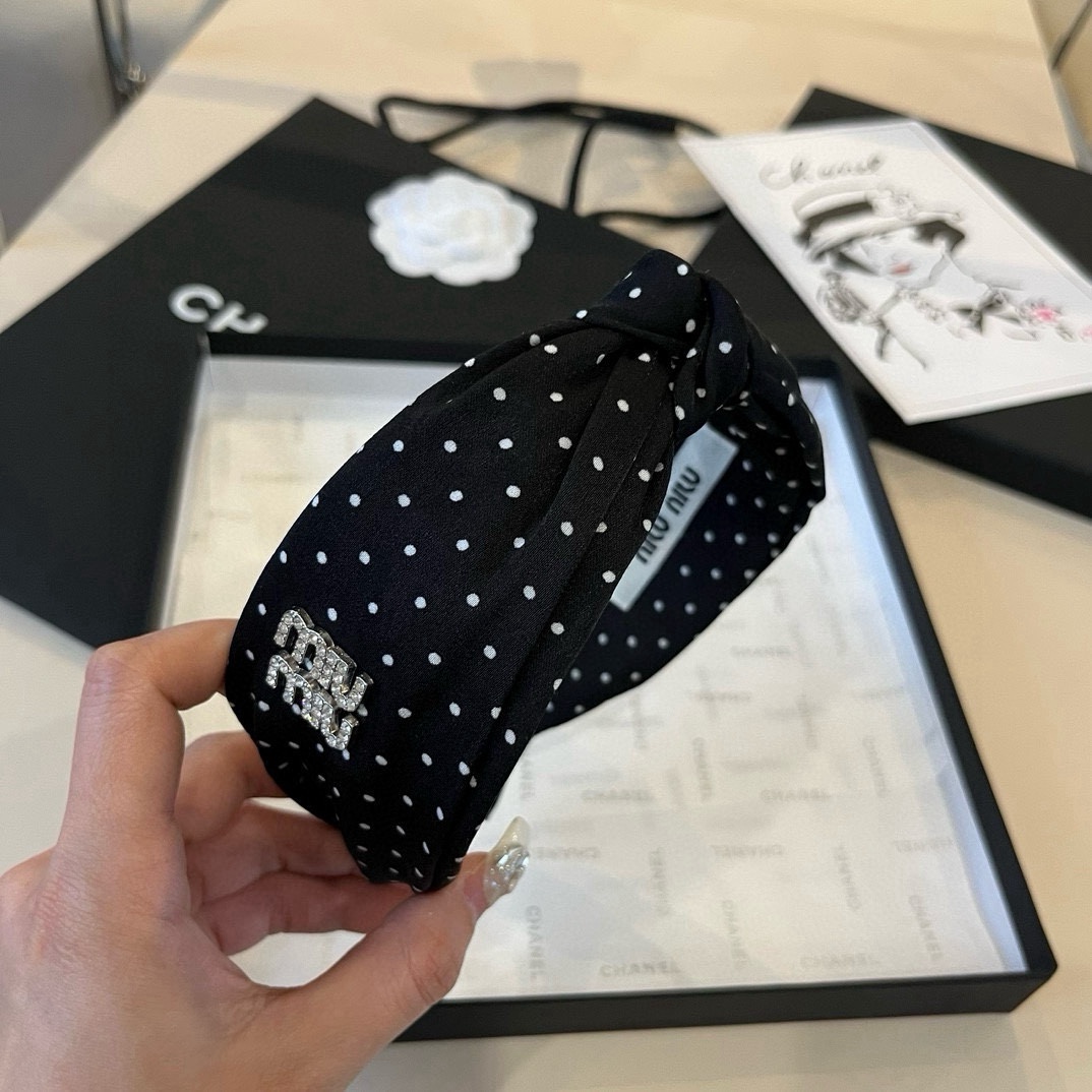 🆕

miumiu缪缪新款发箍