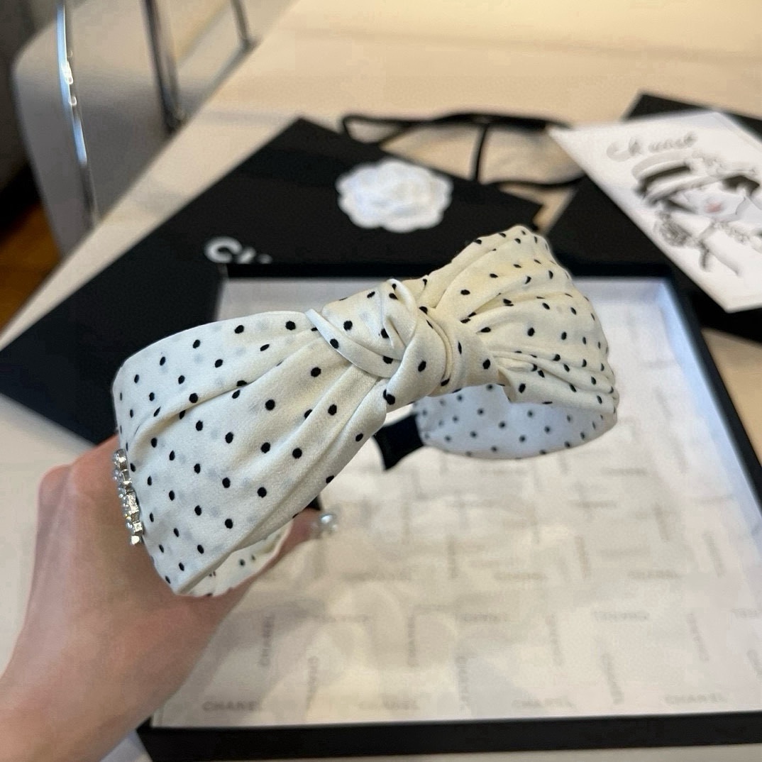 🆕

miumiu缪缪新款发箍