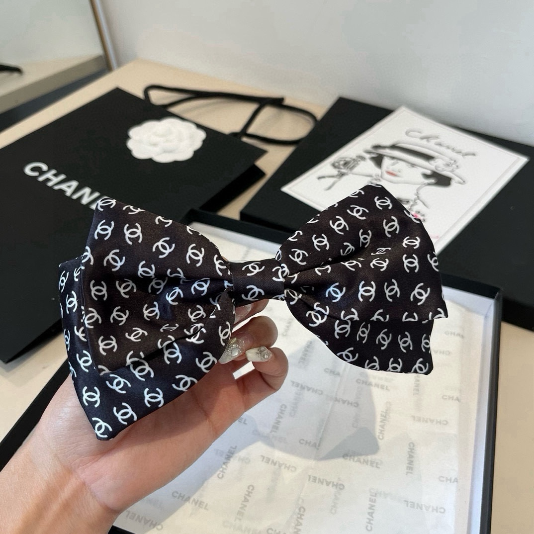 🆕

Chanel香奈儿蝴蝶结🎀顶夹