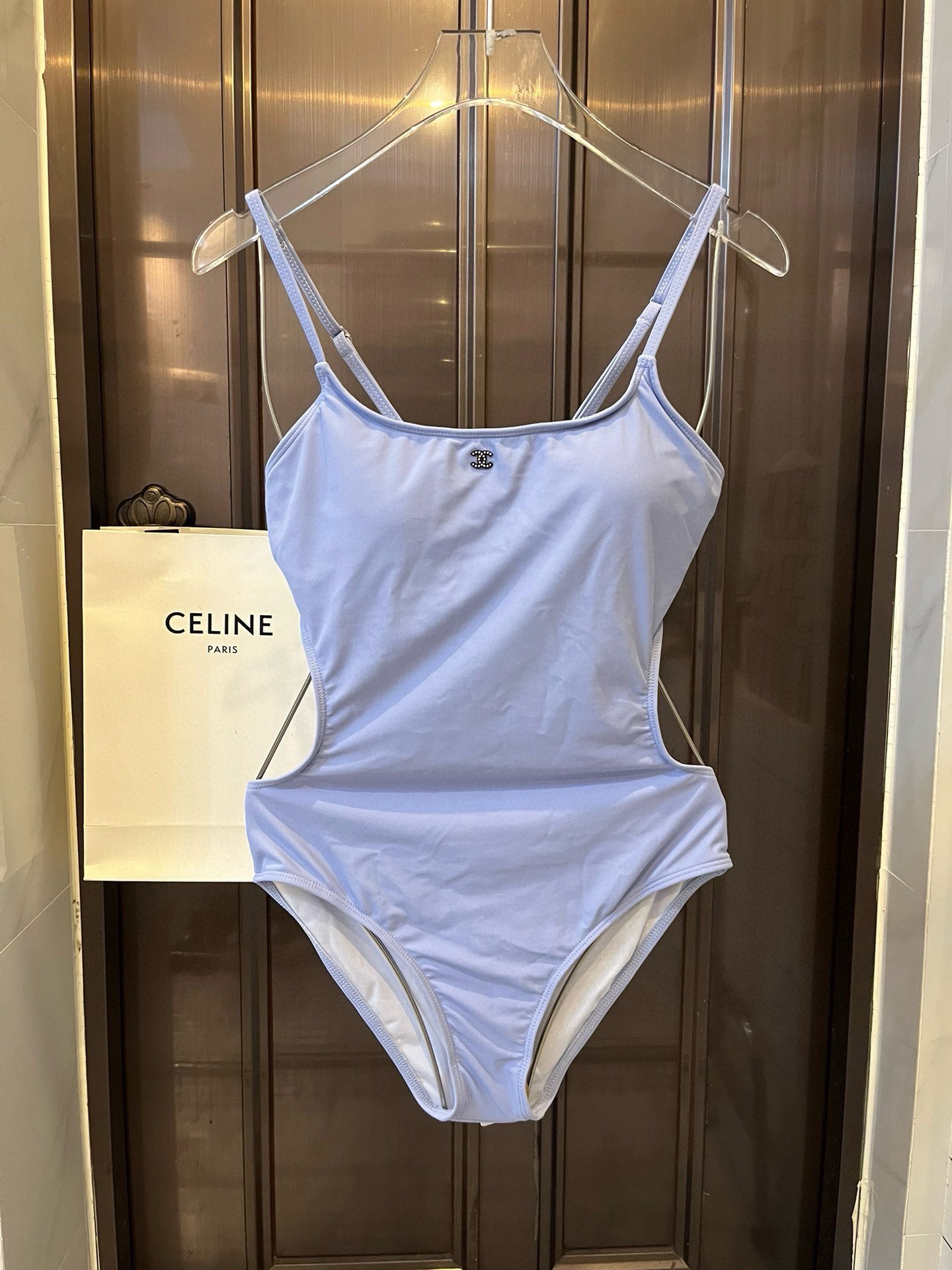 🆕
Chanel香奈儿新款连体泳衣  😍🥰适合多种场景的游泳衣🏊‍♀️海边 游泳池 温泉 水上乐园 漂流