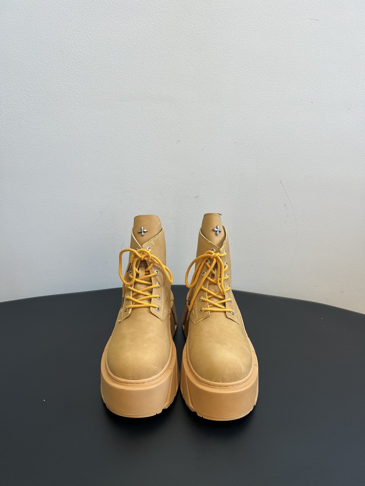 NO:447919,Smf* Niche trendy brand, 25ss hot new product, thick sole, casual shoes, Derby shoes, short boots, long boots, and really, it's very pleasing to look at and the more you like it!  The gospel of short babies directly extends the body proportions!  Sole soft and comfortable, sole is wear-resistant and non-slip - and every color is very versatile. It is really suitable for this spring and summer. Imported cowhide, inner sheepskin, original custom-made EVA rubber sole, high heel 7.5cm Size35-40 (40 custom made without return and exchange) Single shoes, short boots, long boots, boots, casual shoes/sports, boots, sneakers, cowhide, sheepskin19860909Smf* 小众潮牌 25ss爆款新品 厚底 休闲鞋 德比鞋短靴长靴 爆真的是很耐看越看越喜欢！矮个子宝宝的福音直接拉长身材比例！鞋身柔软舒适,鞋底耐磨防滑-而且每个颜色都非常百搭.真的太适合这个春夏  鞋面进口牛皮 内里羊皮 鞋底原版定制EVA橡胶大底 高跟7.5cm Size35-40（40定做不退换） 单鞋 短靴 长靴,靴子休闲鞋/运动鞋,boots,sneakers,cowhide,sheepskin,Women's Shoes