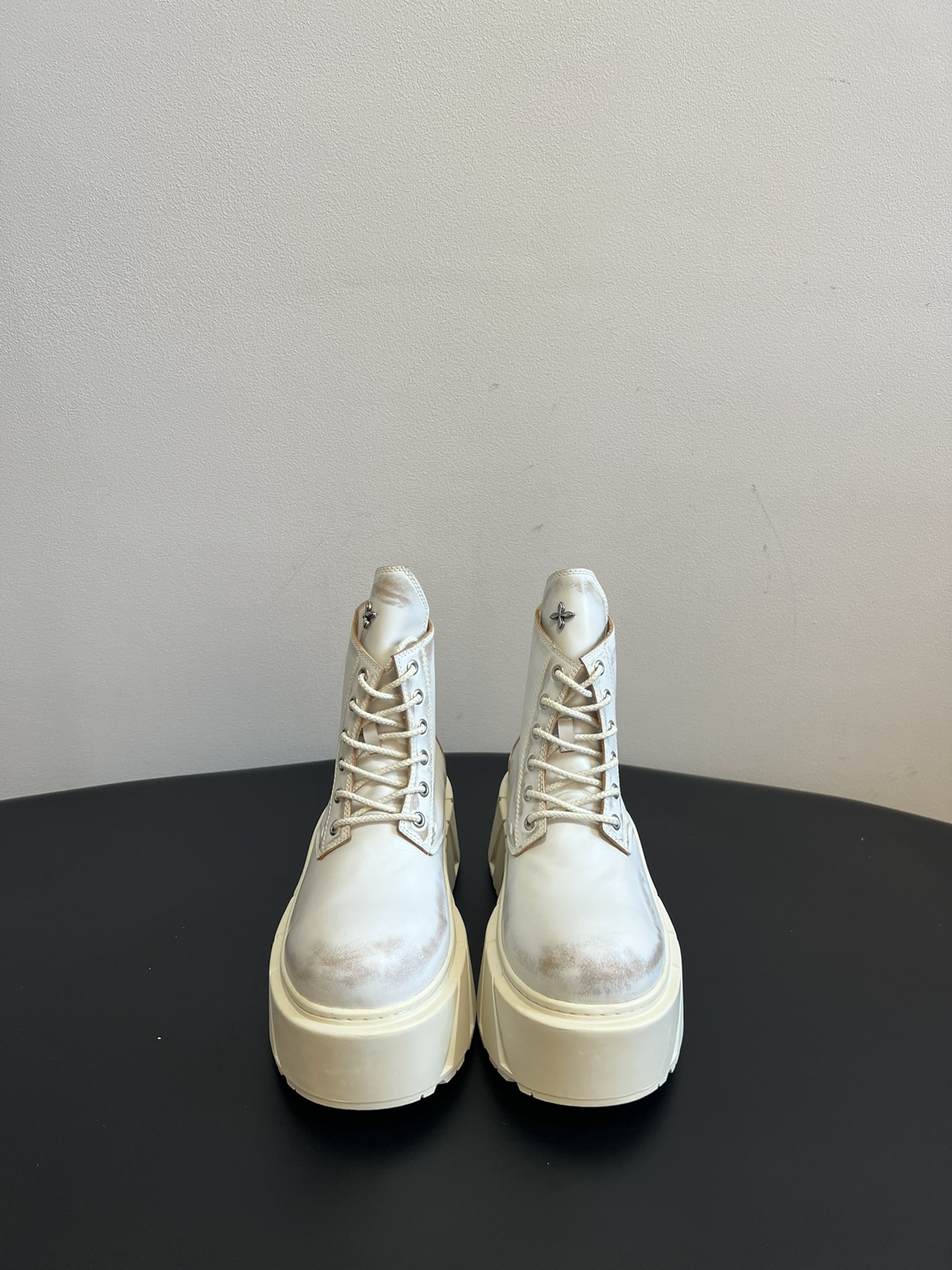 NO:447935,Smf* Niche trendy brand, 25ss hot new product, thick sole, casual shoes, Derby shoes, short boots, long boots, and really, it's very pleasing to look at and the more you like it!  The gospel of short babies directly extends the body proportions!  Sole soft and comfortable, sole is wear-resistant and non-slip - and every color is very versatile. It is really suitable for this spring and summer. Imported cowhide, inner sheepskin, original custom-made EVA rubber sole, high heel 7.5cm Size35-40 (40 custom made without return and exchange) Single shoes, short boots, long boots, boots, casual shoes/sports, boots, sneakers, cowhide, sheepskin19860909Smf* 小众潮牌 25ss爆款新品 厚底 休闲鞋 德比鞋短靴长靴 爆真的是很耐看越看越喜欢！矮个子宝宝的福音直接拉长身材比例！鞋身柔软舒适,鞋底耐磨防滑-而且每个颜色都非常百搭.真的太适合这个春夏  鞋面进口牛皮 内里羊皮 鞋底原版定制EVA橡胶大底 高跟7.5cm Size35-40（40定做不退换） 单鞋 短靴 长靴,靴子休闲鞋/运动鞋,boots,sneakers,cowhide,sheepskin,Women's Shoes