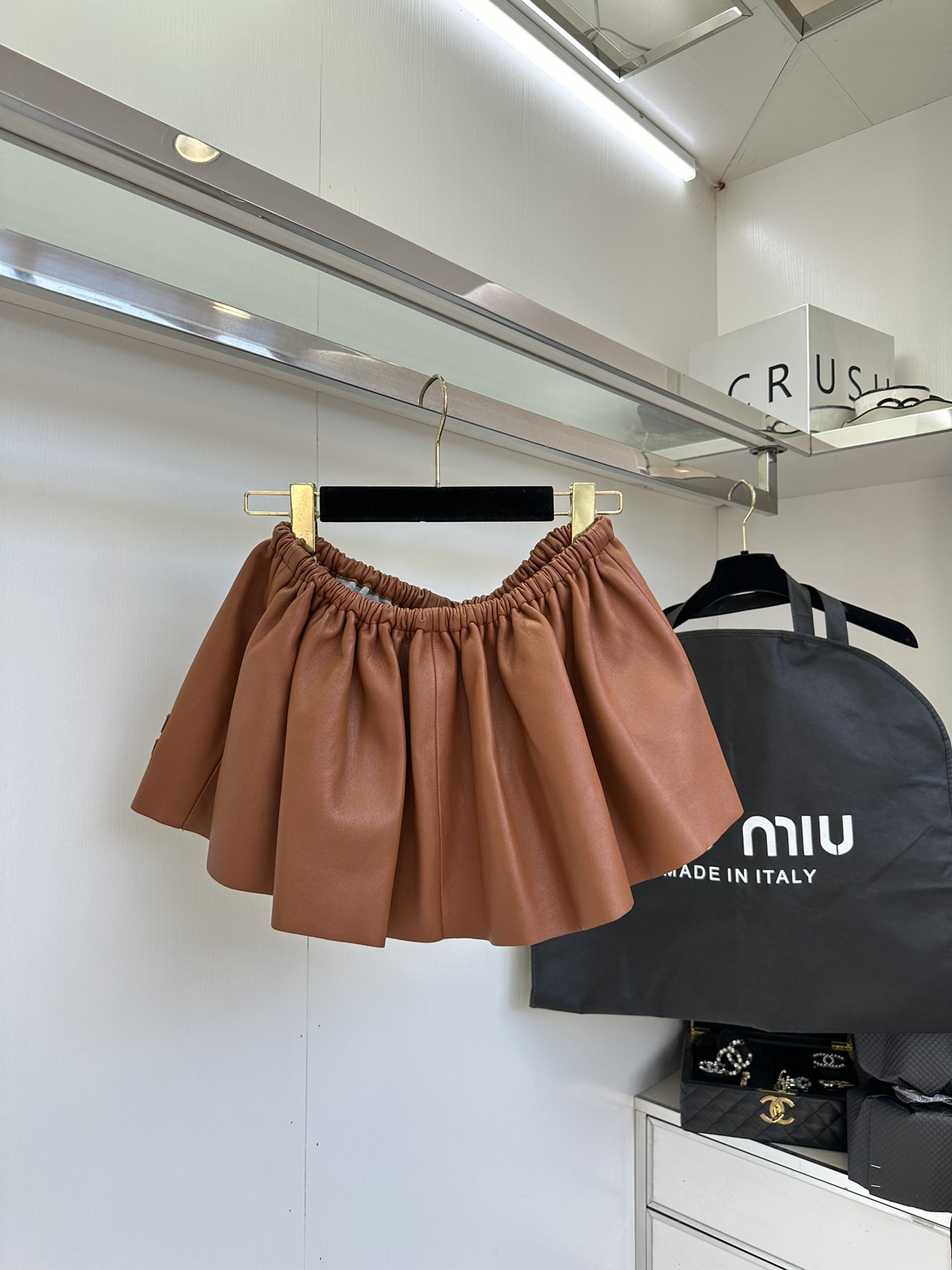 Versatile One-Size-Fits-All Female Suit with 25 Semi-Skirts – P1248 Review - 图片 3