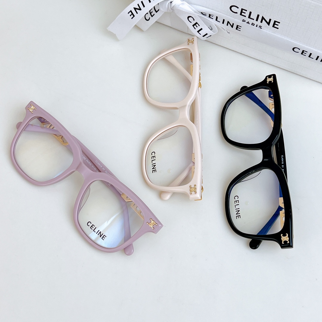  CELINE  自带蓝光镜片
可盐可甜配镜自戴极力推荐
型号40418 尺寸52-20-145
🔝🔝