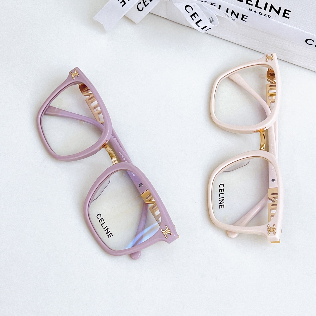  CELINE  自带蓝光镜片
可盐可甜配镜自戴极力推荐
型号40418 尺寸52-20-145
🔝🔝