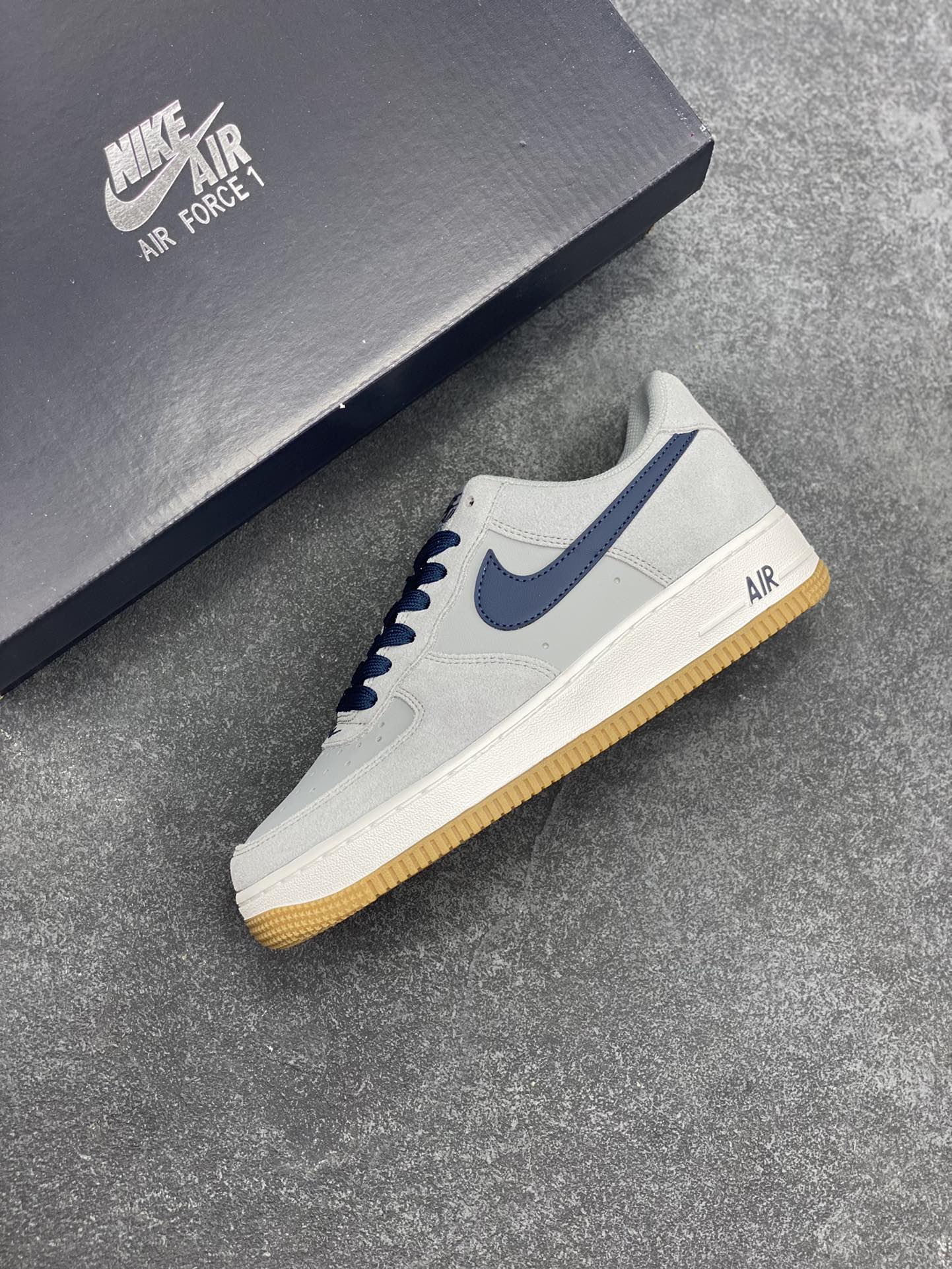 图片[7]-Nike Air Force 1 Low 灰蓝 空军一号低帮运动休闲板鞋 原楦头原纸板 打造纯正空军版型 专注外贸渠道 全掌内置蜂窝气垫 原盒配件 原厂中底钢印、拉帮完美 货号：IB6388-003 尺码：36 36.5 37.5 38 38.5 39 40 40.5 41 42 42.5 43 44 44.5 45-选品中心
