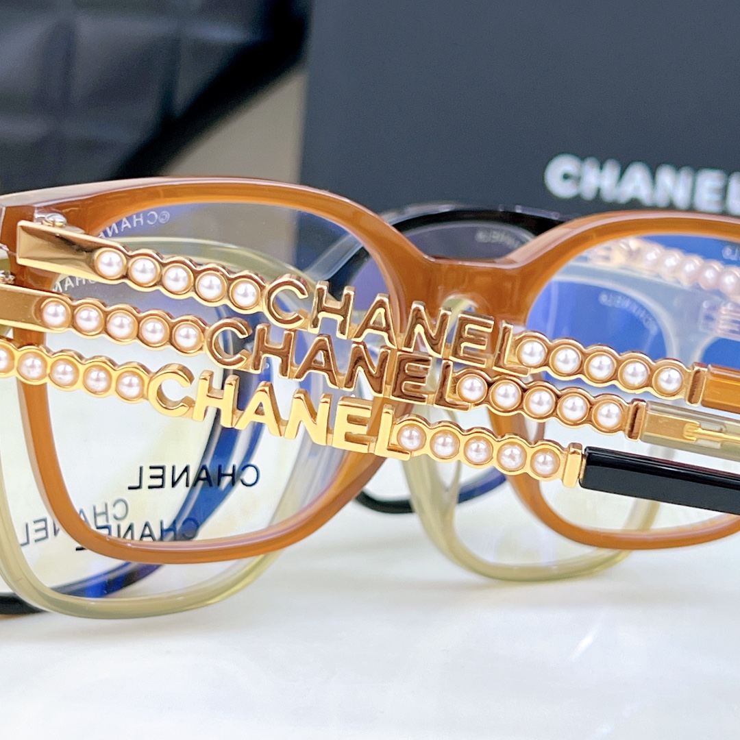  CHANE* 百搭眼镜框 可配镜
经典香家珍珠元素贵气满满
CH0788 SIZE：52-22-145