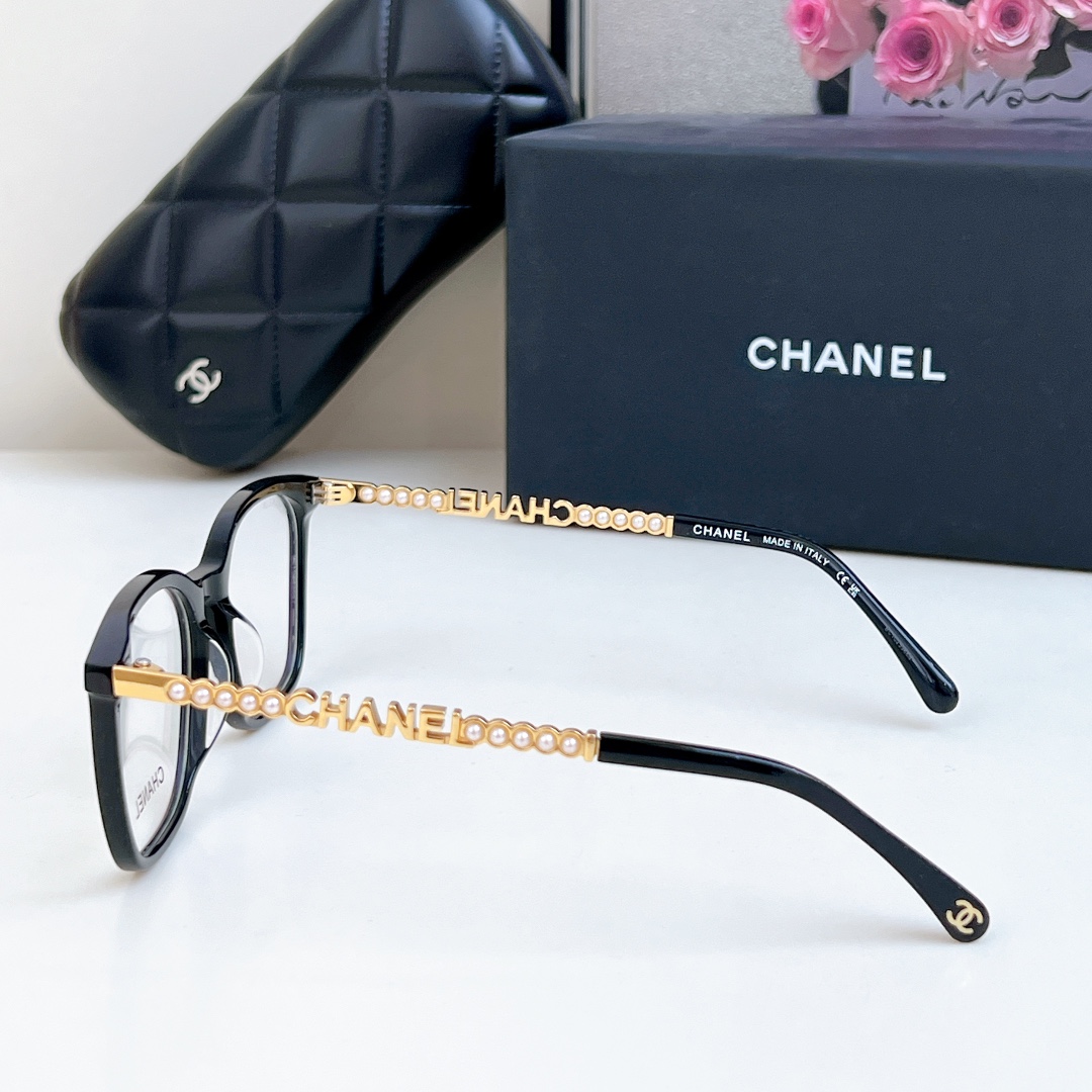  CHANE* 百搭眼镜框 可配镜
经典香家珍珠元素贵气满满
CH0788 SIZE：52-22-145