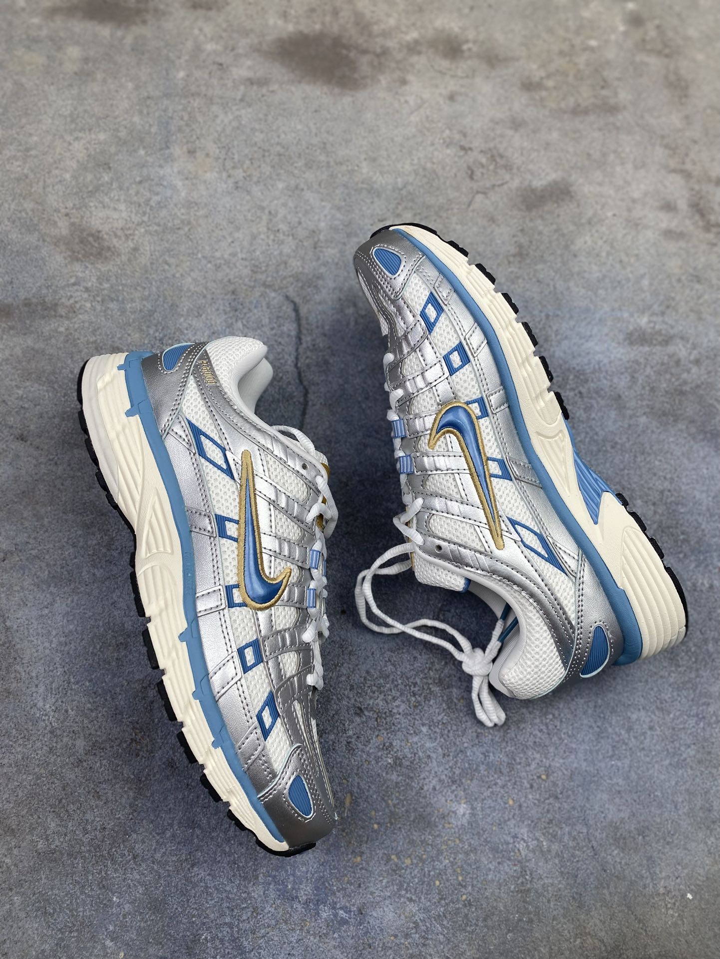 💰200 支持放店 
公司级✅Nike Initiator Running 耐克INS
超火复古老爹跑鞋 
耐克 P-6000老爹鞋Initiator 独家出货
独家私模 原鞋 真标 原盒打造
官方货号:HQ3818-001
尺码:36 36.5 37.5 38 38.5 39 40 40.5 41 42 42.5 43 44 45w8
