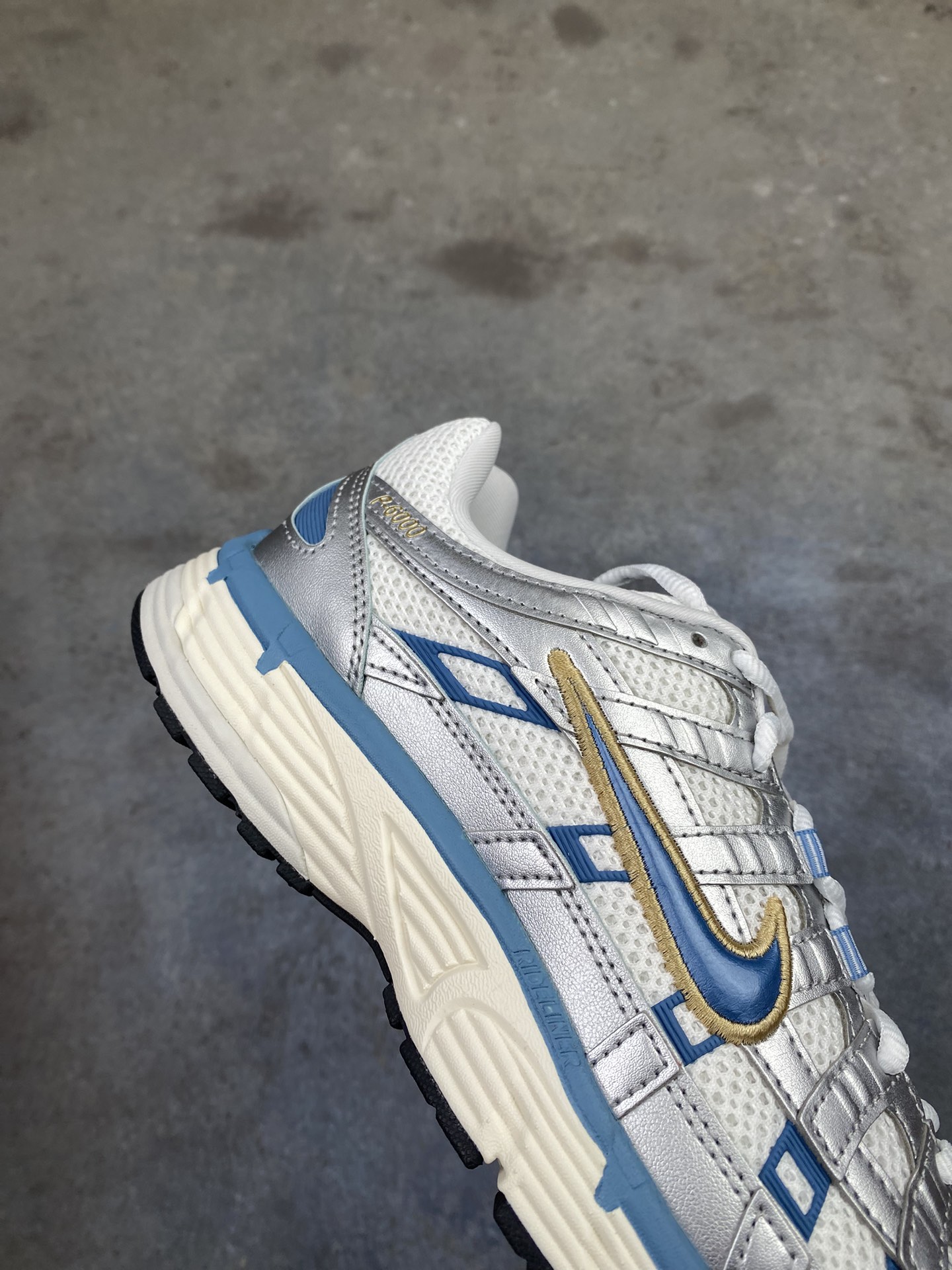 💰200 支持放店 
公司级✅Nike Initiator Running 耐克INS
超火复古老爹跑鞋 
耐克 P-6000老爹鞋Initiator 独家出货
独家私模 原鞋 真标 原盒打造
官方货号:HQ3818-001
尺码:36 36.5 37.5 38 38.5 39 40 40.5 41 42 42.5 43 44 45w8