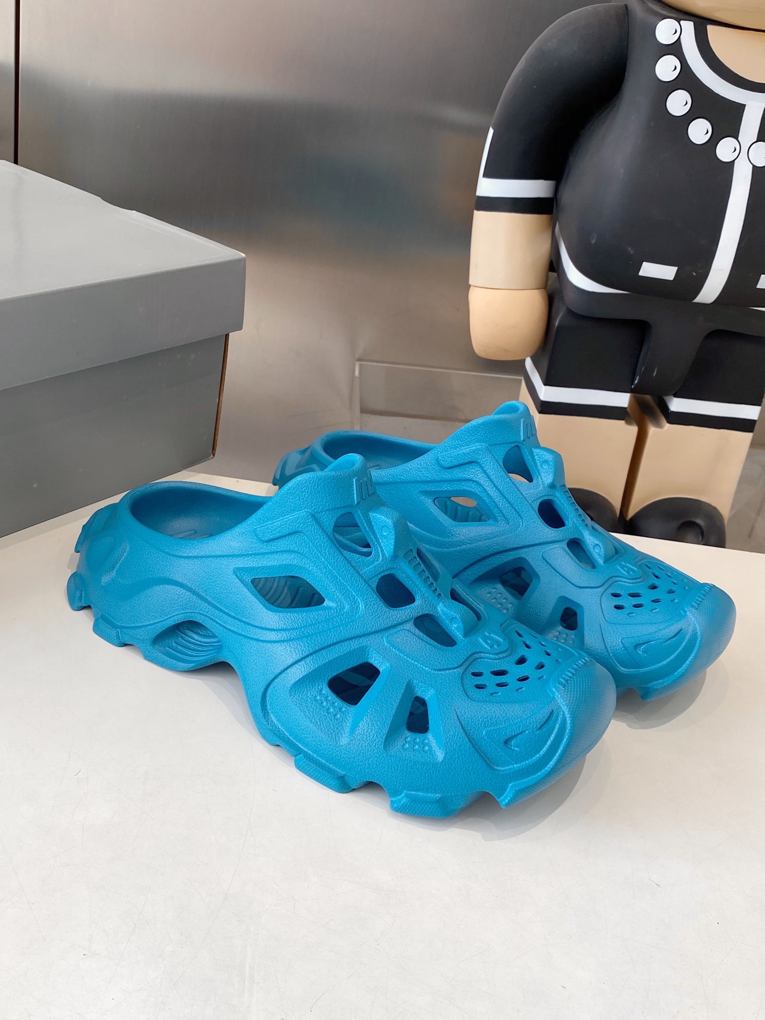 Balenciaga Summer Sandal Shoes: Lightweight EVA Material, 528 Miles of Style - 图片 4