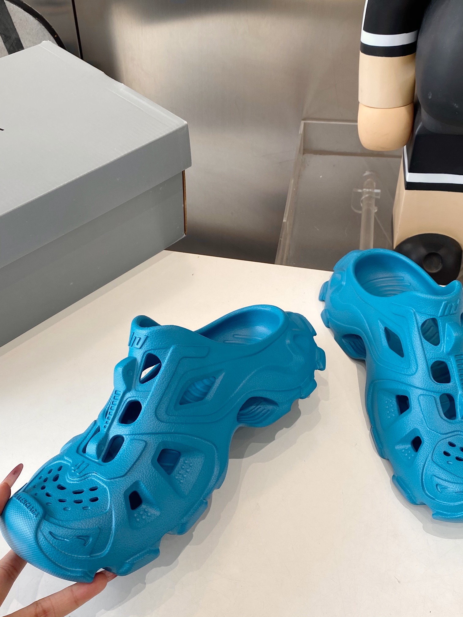 Balenciaga Summer Sandal Shoes: Lightweight EVA Material, 528 Miles of Style - 图片 3