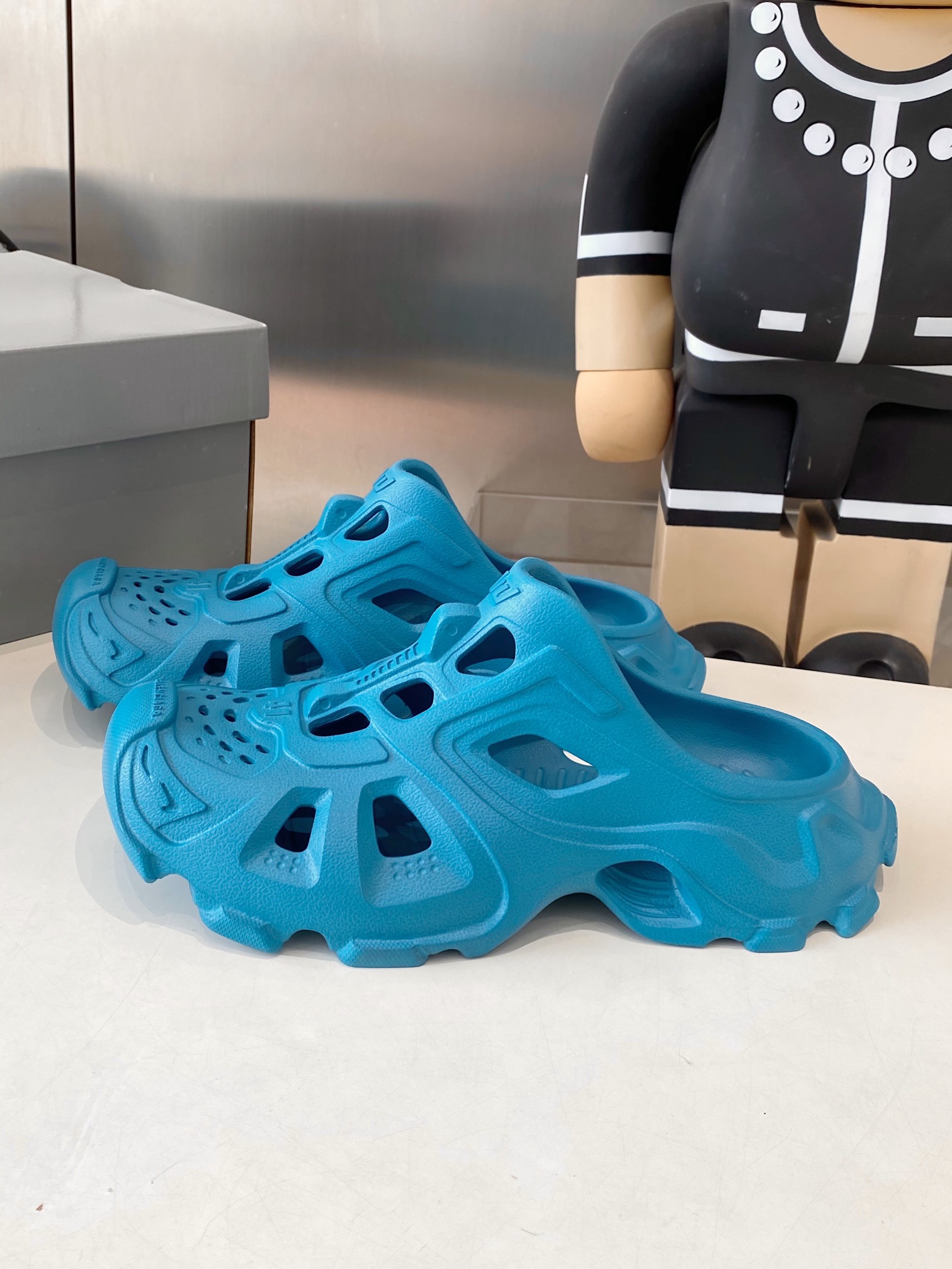 Balenciaga Summer Sandal Shoes: Lightweight EVA Material, 528 Miles of Style - 图片 2