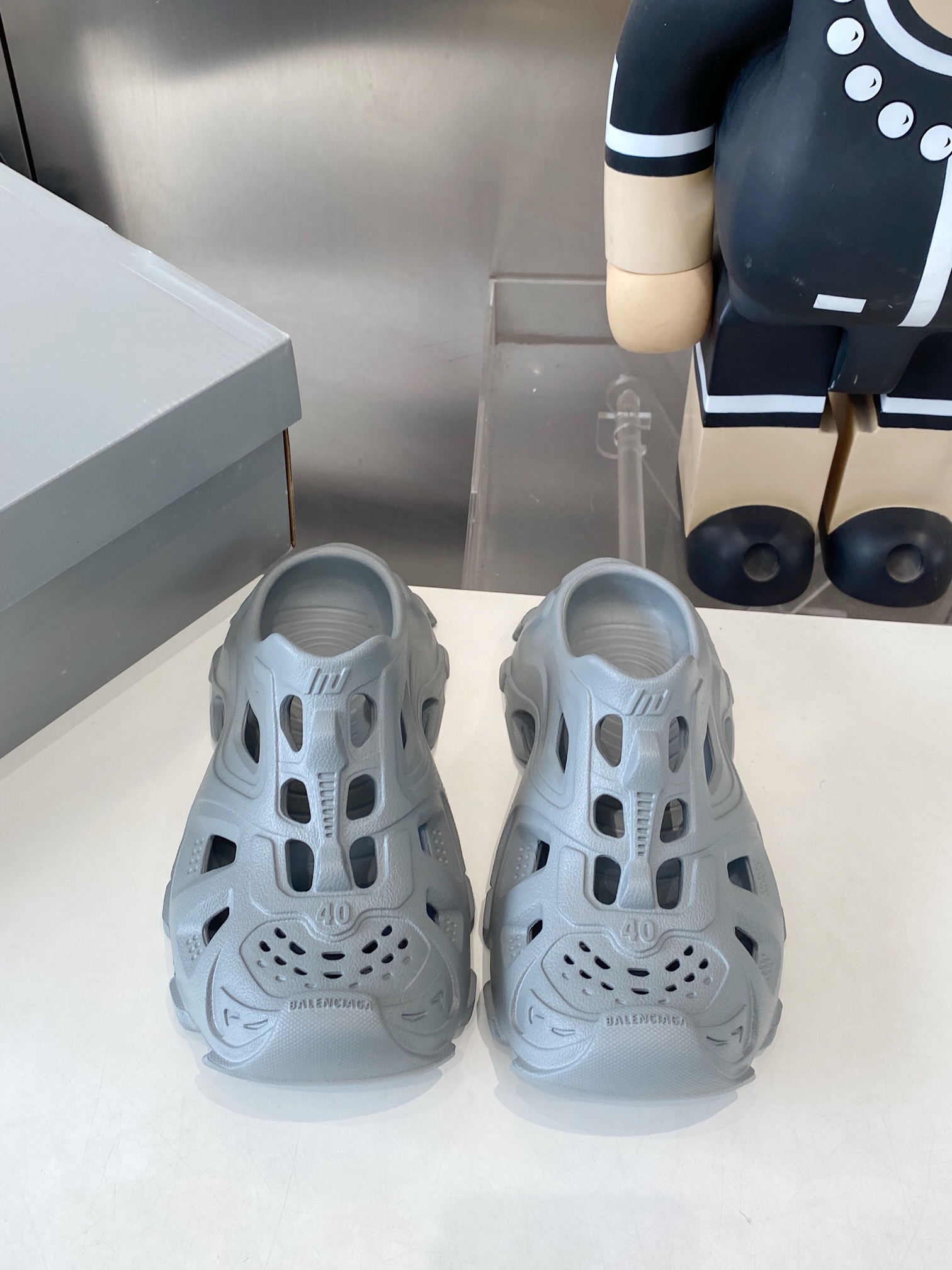 Balenciaga Summer Sandal Shoes: Lightweight EVA Material, 528 Miles of Style - 图片 1