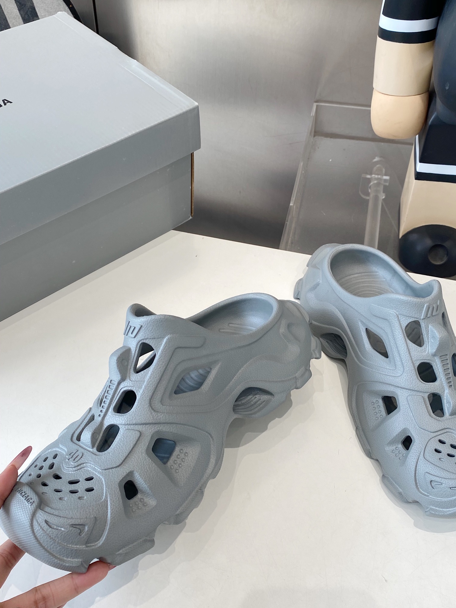 Balenciaga Summer Sandal Shoes: Lightweight EVA Material, 528 Miles of Style - 图片 3