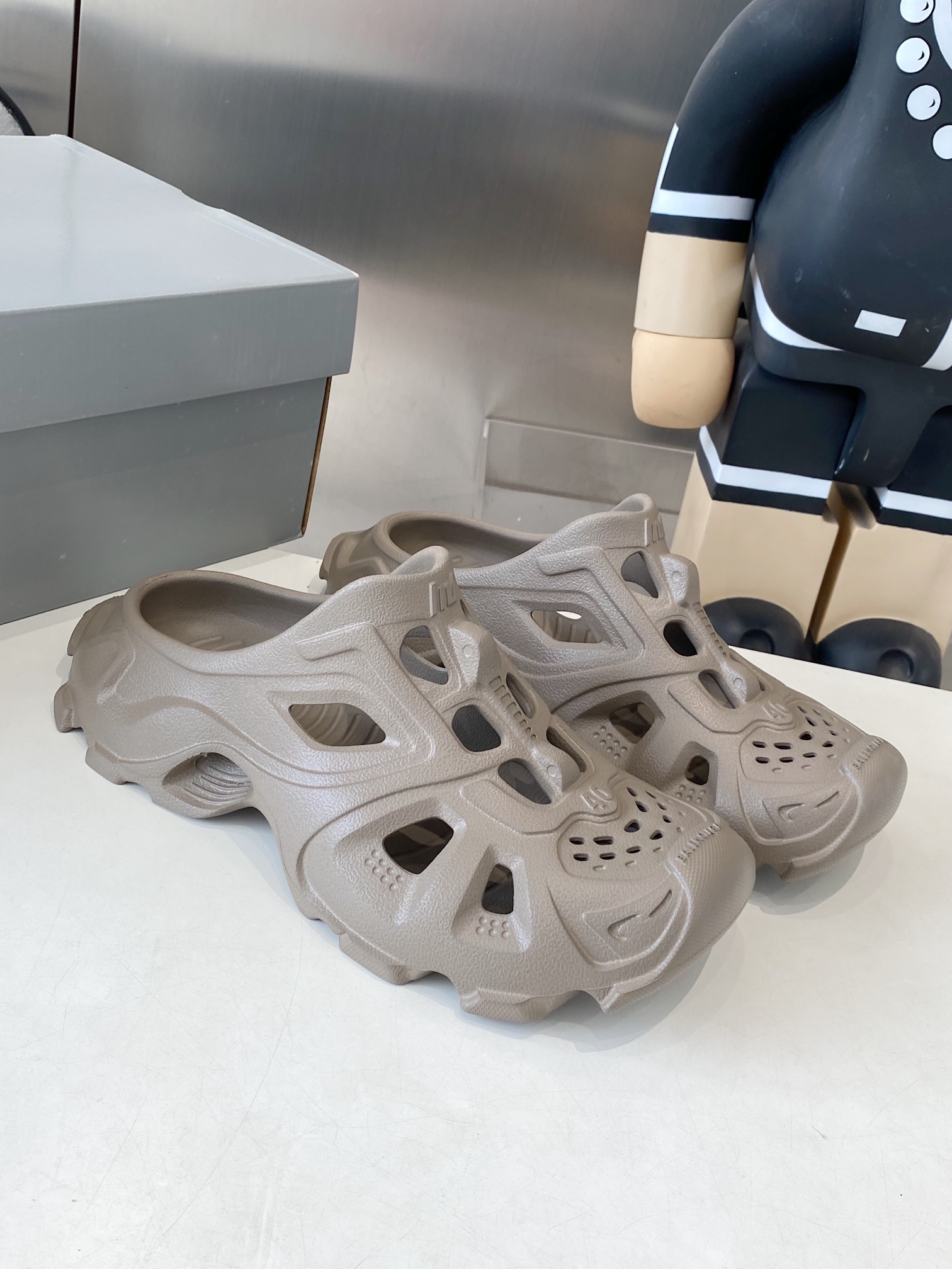Balenciaga Summer Sandal Shoes: Lightweight EVA with Tungsten Simulants. - 图片 4