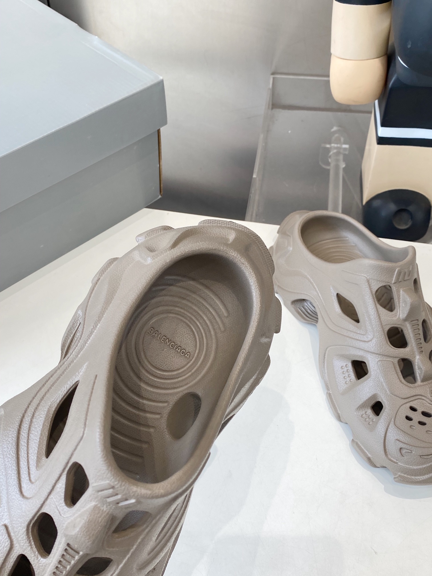 Balenciaga Summer Sandal Shoes: Lightweight EVA with Tungsten Simulants. - 图片 6