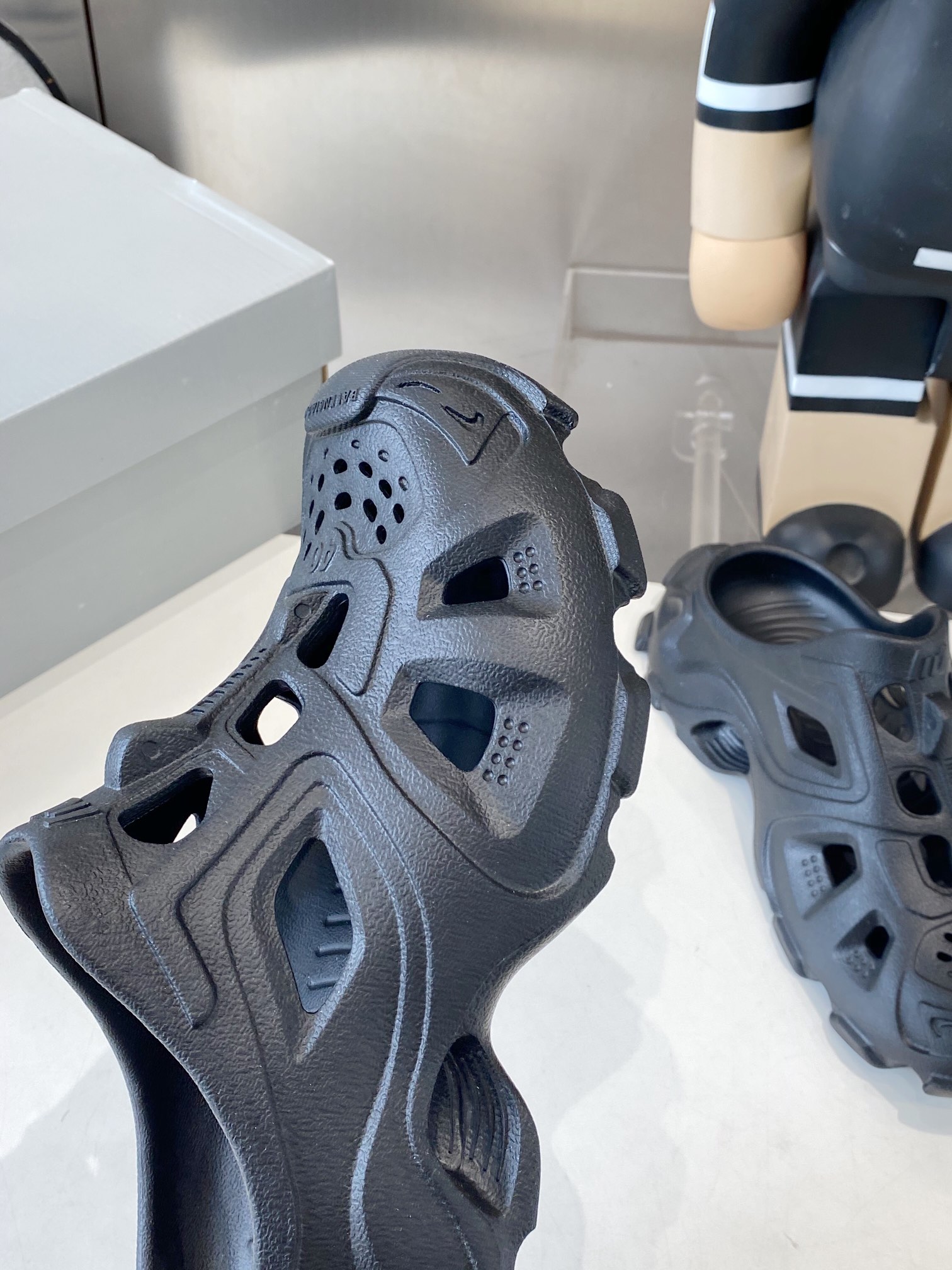 Balenciaga Summer Sandal Shoes: Lightweight EVA, Luxe Design, 528 Miles Coverage - 图片 5