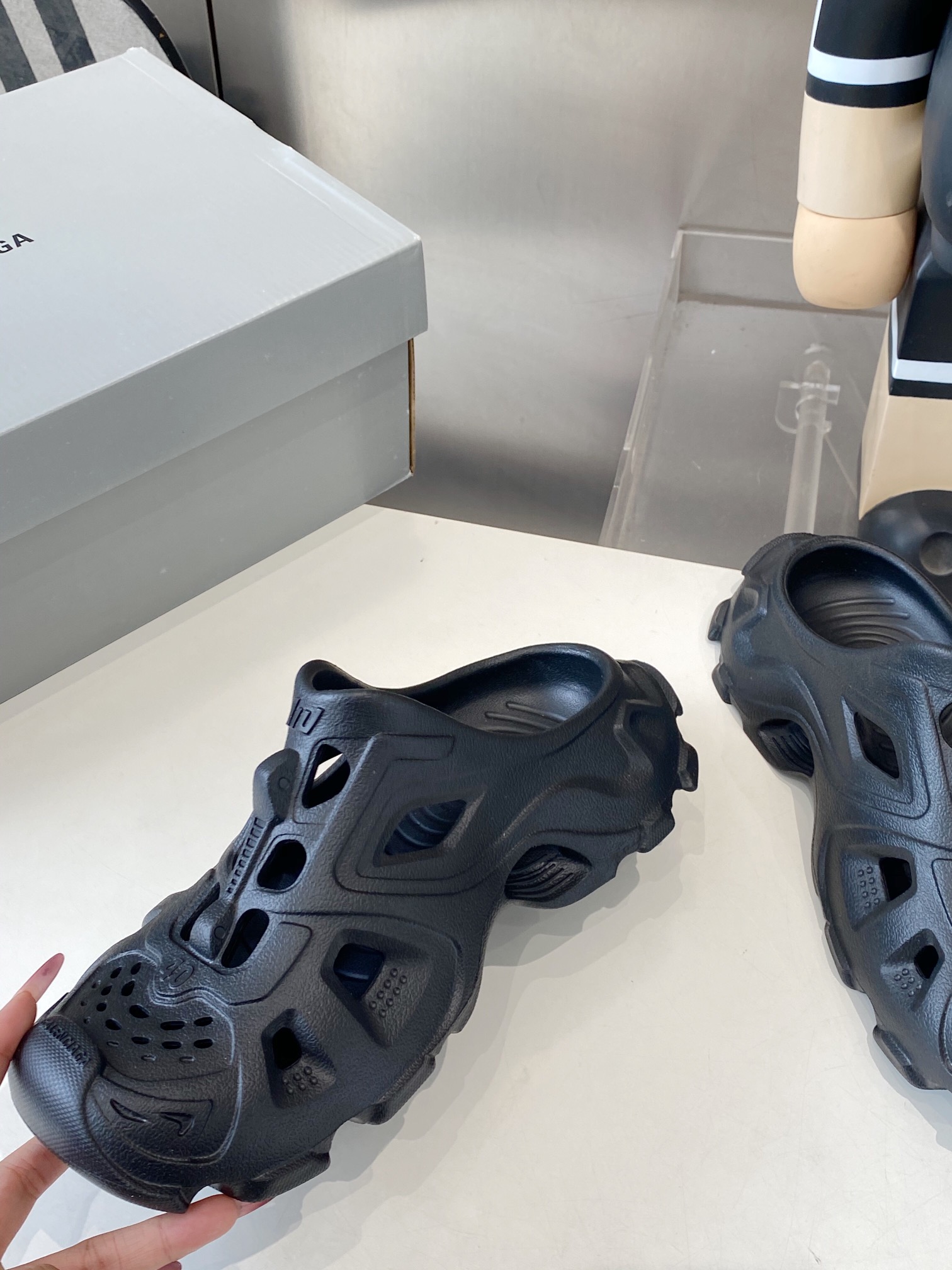 Balenciaga Summer Sandal Shoes: Lightweight EVA, Luxe Design, 528 Miles Coverage - 图片 3