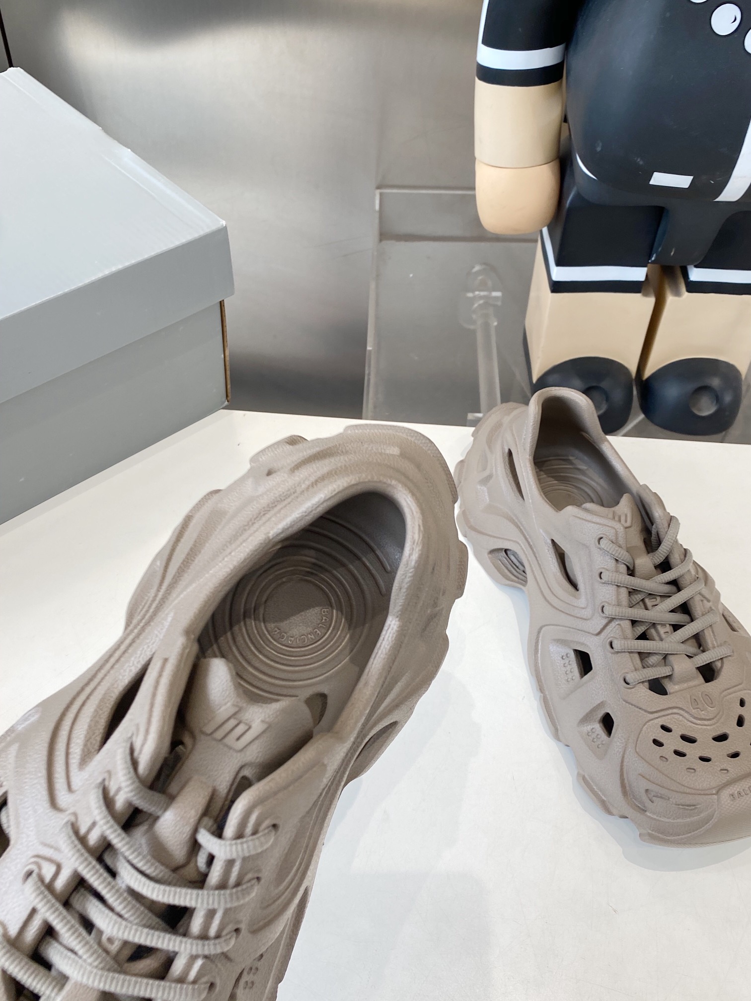 Balenciaga Summer Sandal Shoes: Ultra-Light 528-Mile Collection. - 图片 6