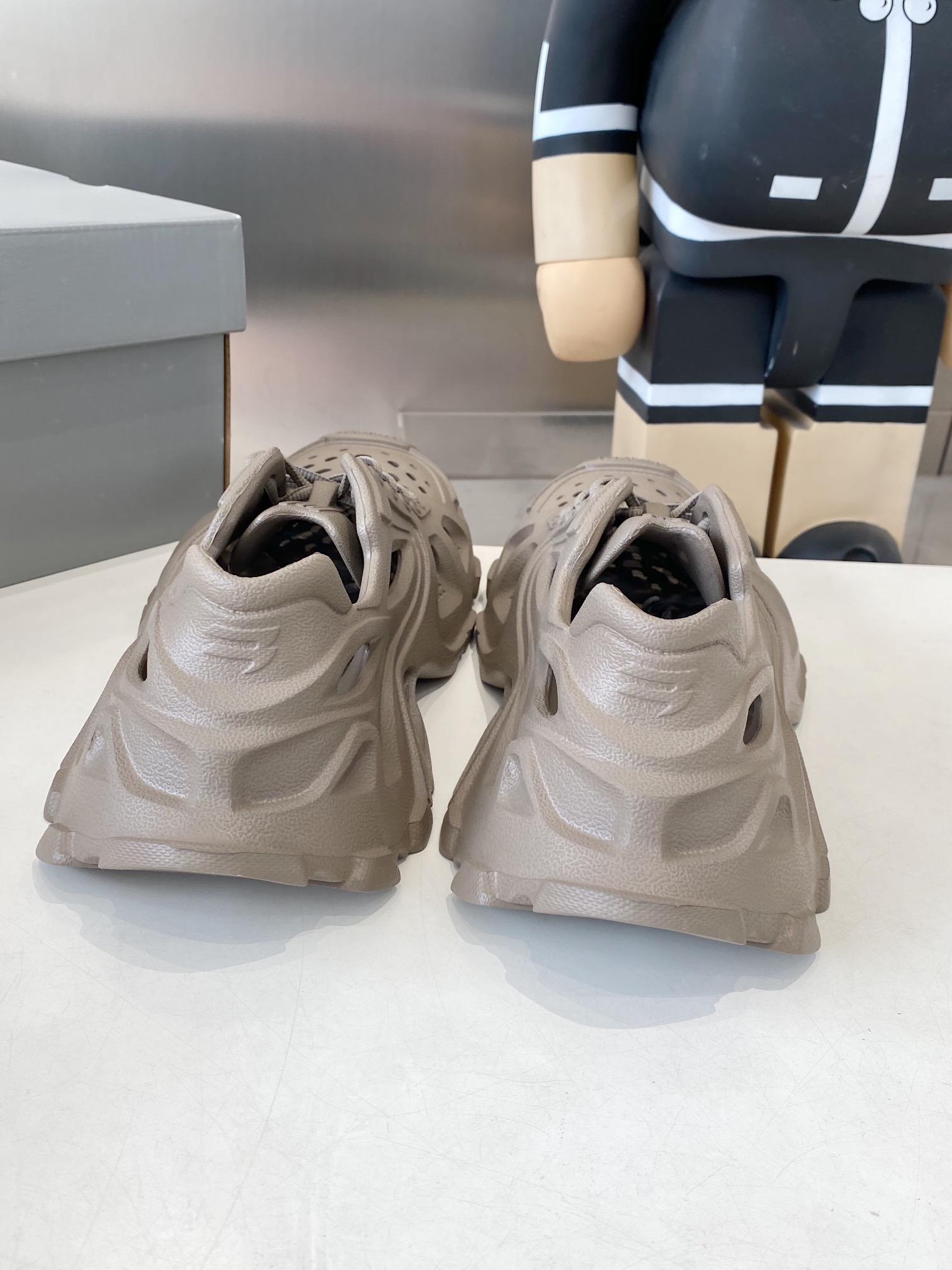 Balenciaga Summer Sandal Shoes: Ultra-Light 528-Mile Collection. - 图片 8
