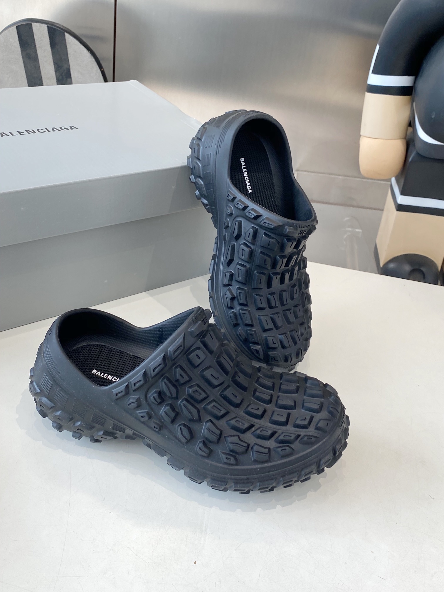 Balenciaga Summer Sandal Shoes: 528-Mile Ultra-Light EVA Plastics for Men and Women - 图片 7