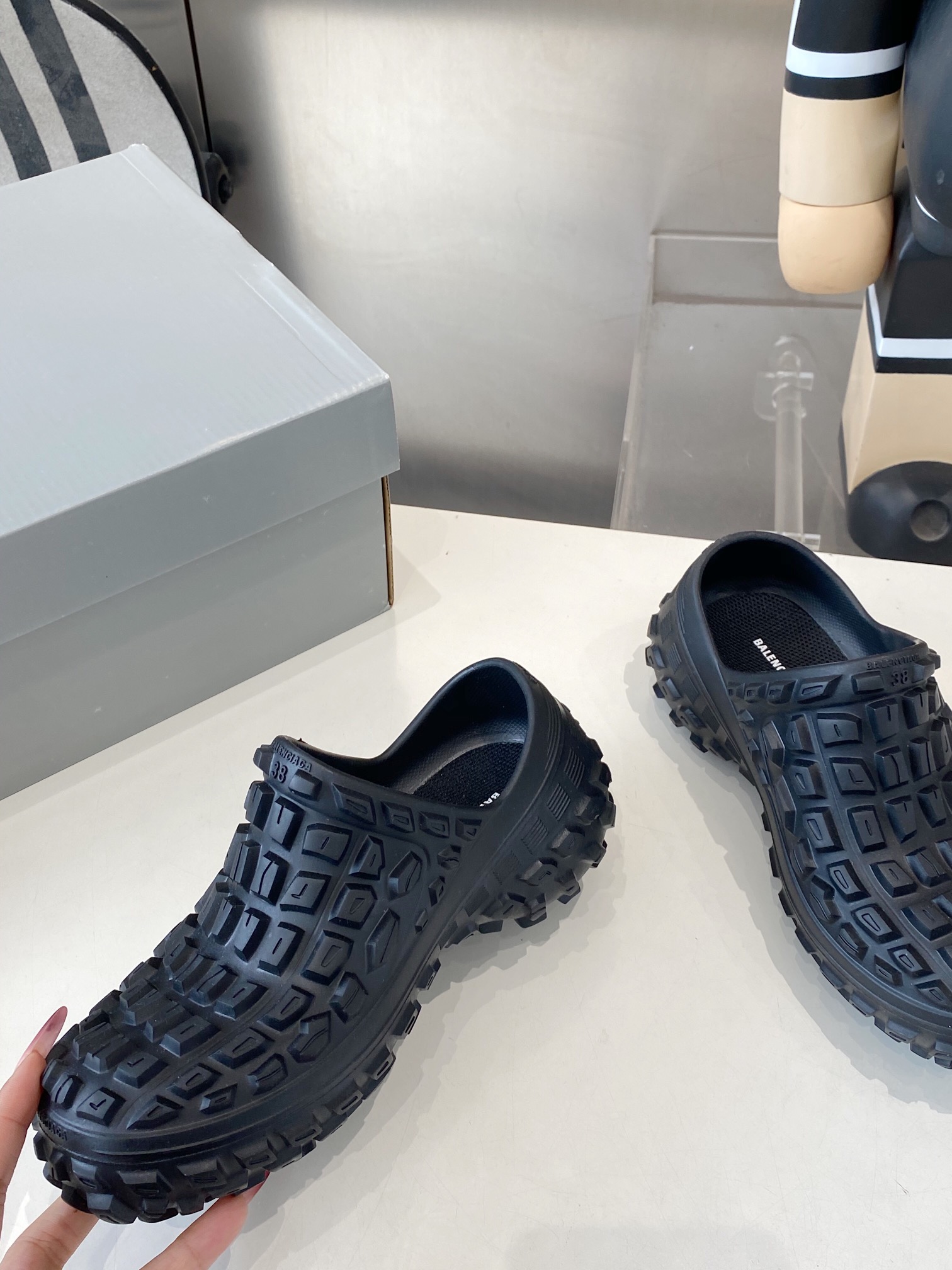 Balenciaga Summer Sandal Shoes: 528-Mile Ultra-Light EVA Plastics for Men and Women - 图片 3