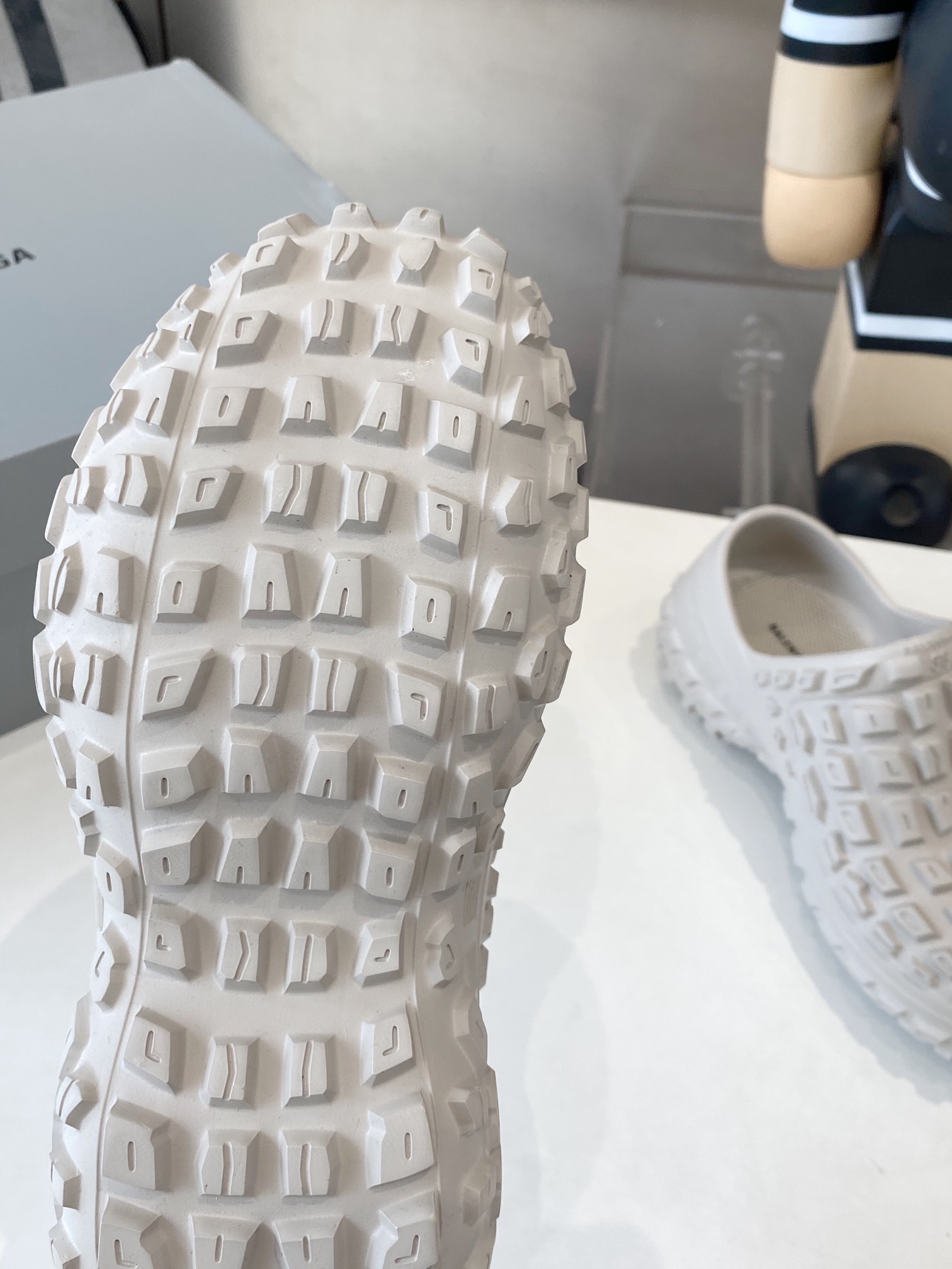 Balenciaga Summer Sandal Shoes: Ultra-light EVA Plastics, French Luxury Brand - 图片 9