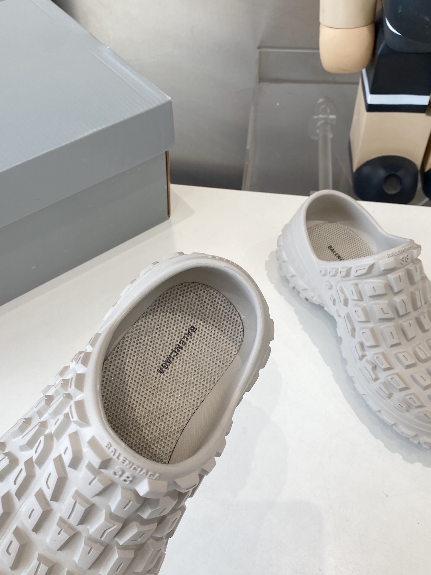Balenciaga Summer Sandal Shoes: Ultra-light EVA Plastics, French Luxury Brand - 图片 6
