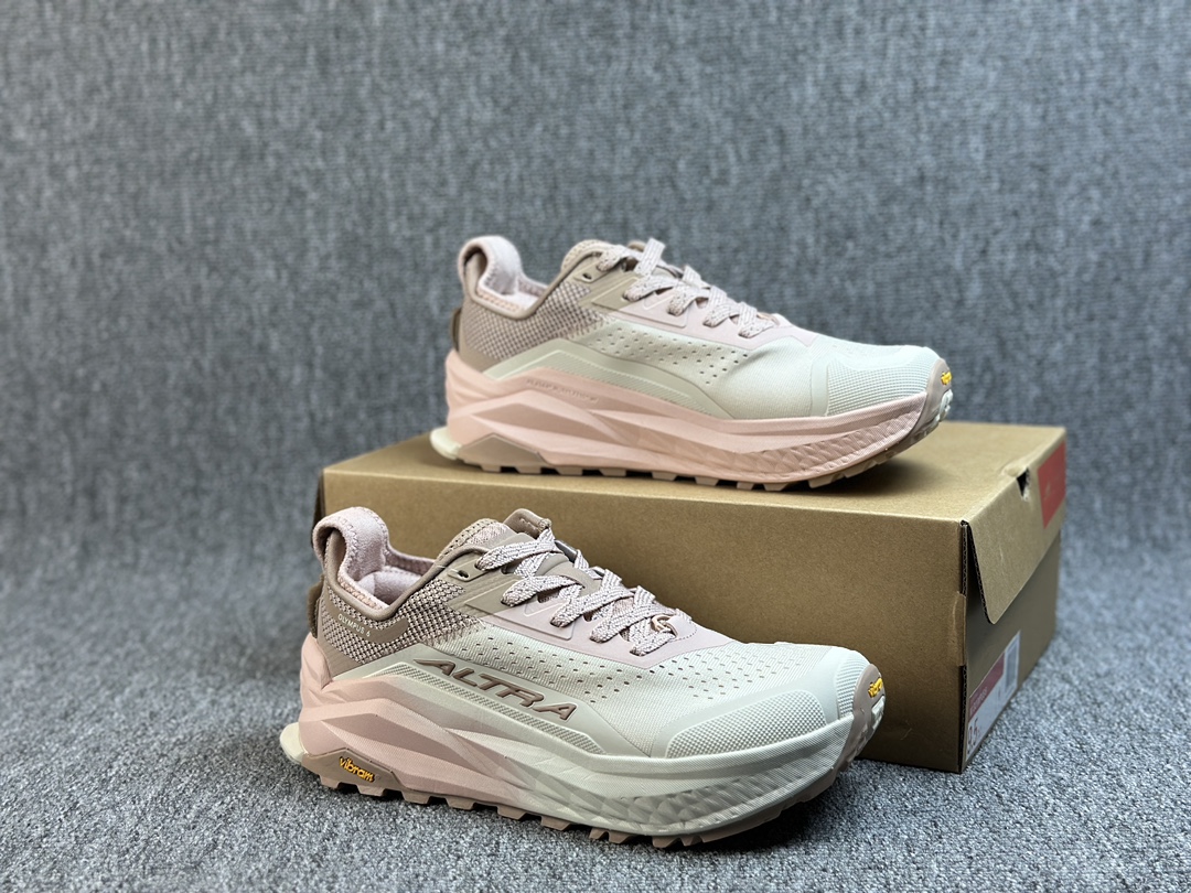 本地（）
Altra 奥创 Olympus 6 户外运动鞋 奥林匹斯6代 舒适百搭防滑耐磨 低帮 越野跑步鞋 
尺码：36 36.5 37.5 38 38.5 39 40 40.5 41