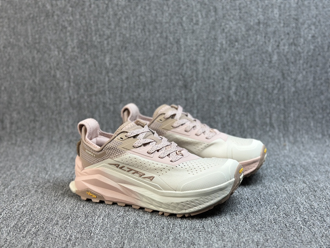 本地（）
Altra 奥创 Olympus 6 户外运动鞋 奥林匹斯6代 舒适百搭防滑耐磨 低帮 越野跑步鞋 
尺码：36 36.5 37.5 38 38.5 39 40 40.5 41