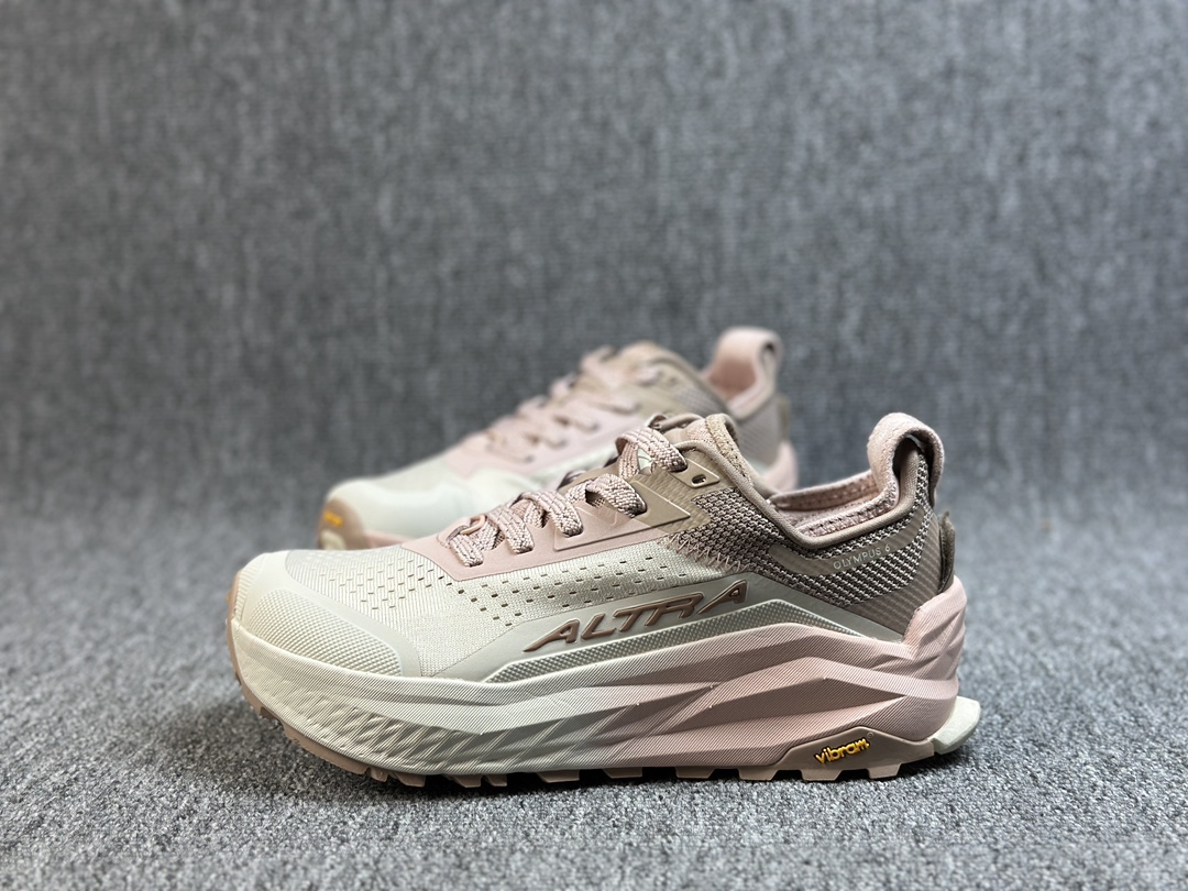 本地（）
Altra 奥创 Olympus 6 户外运动鞋 奥林匹斯6代 舒适百搭防滑耐磨 低帮 越野跑步鞋 
尺码：36 36.5 37.5 38 38.5 39 40 40.5 41