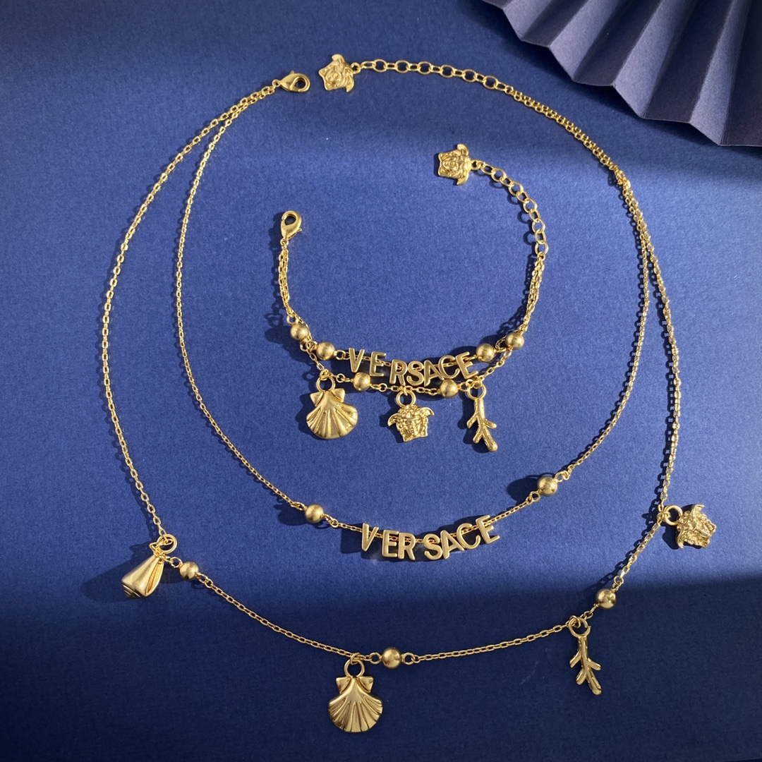 Versace Brass Conch Shell Chain Bracelet and Necklace Set Details