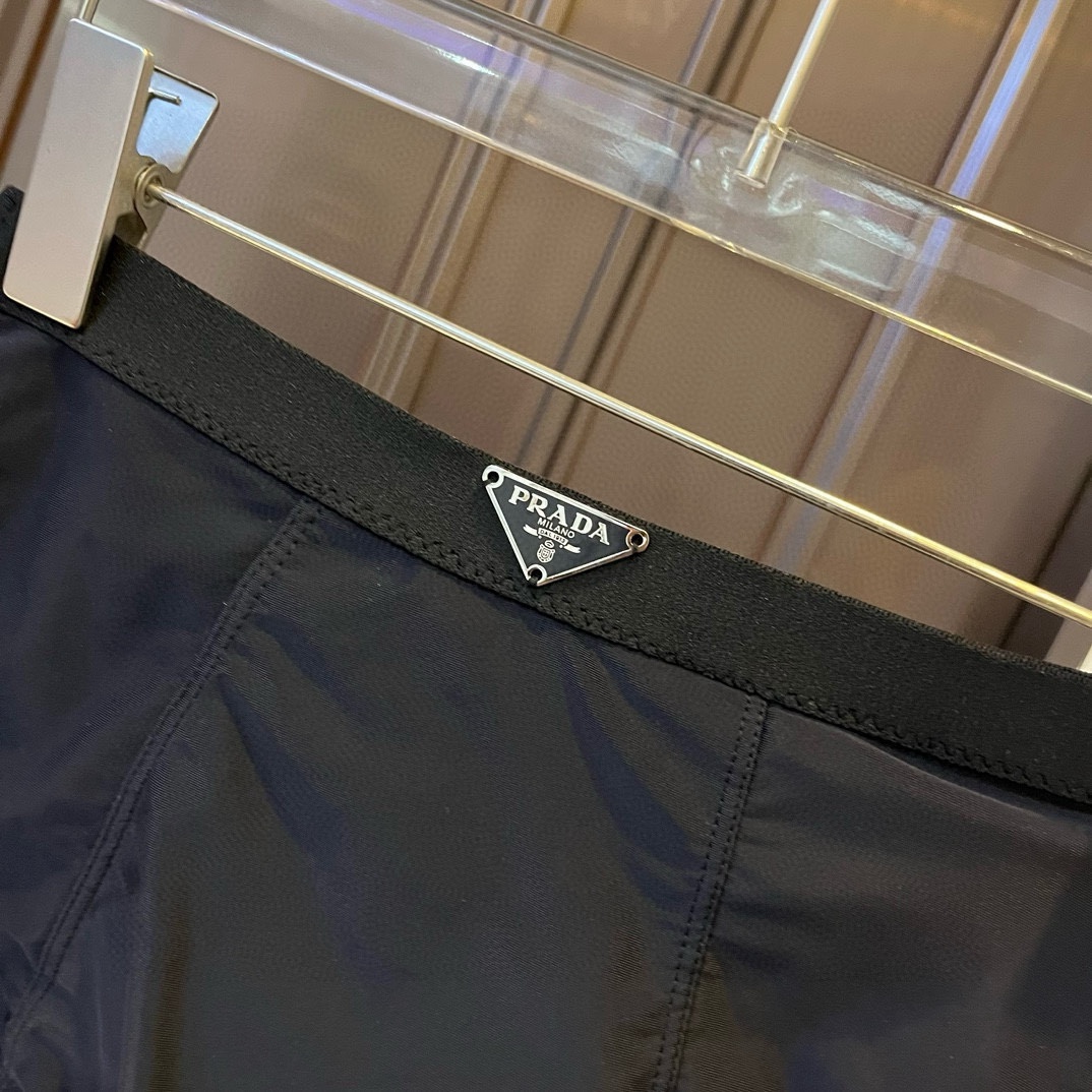 🆕
LV比基尼👙❤️😍🥰适合多种场景的游泳衣🏊‍♀️海边 游泳池 温泉 水上乐园 漂流都可以😌内搭外穿也