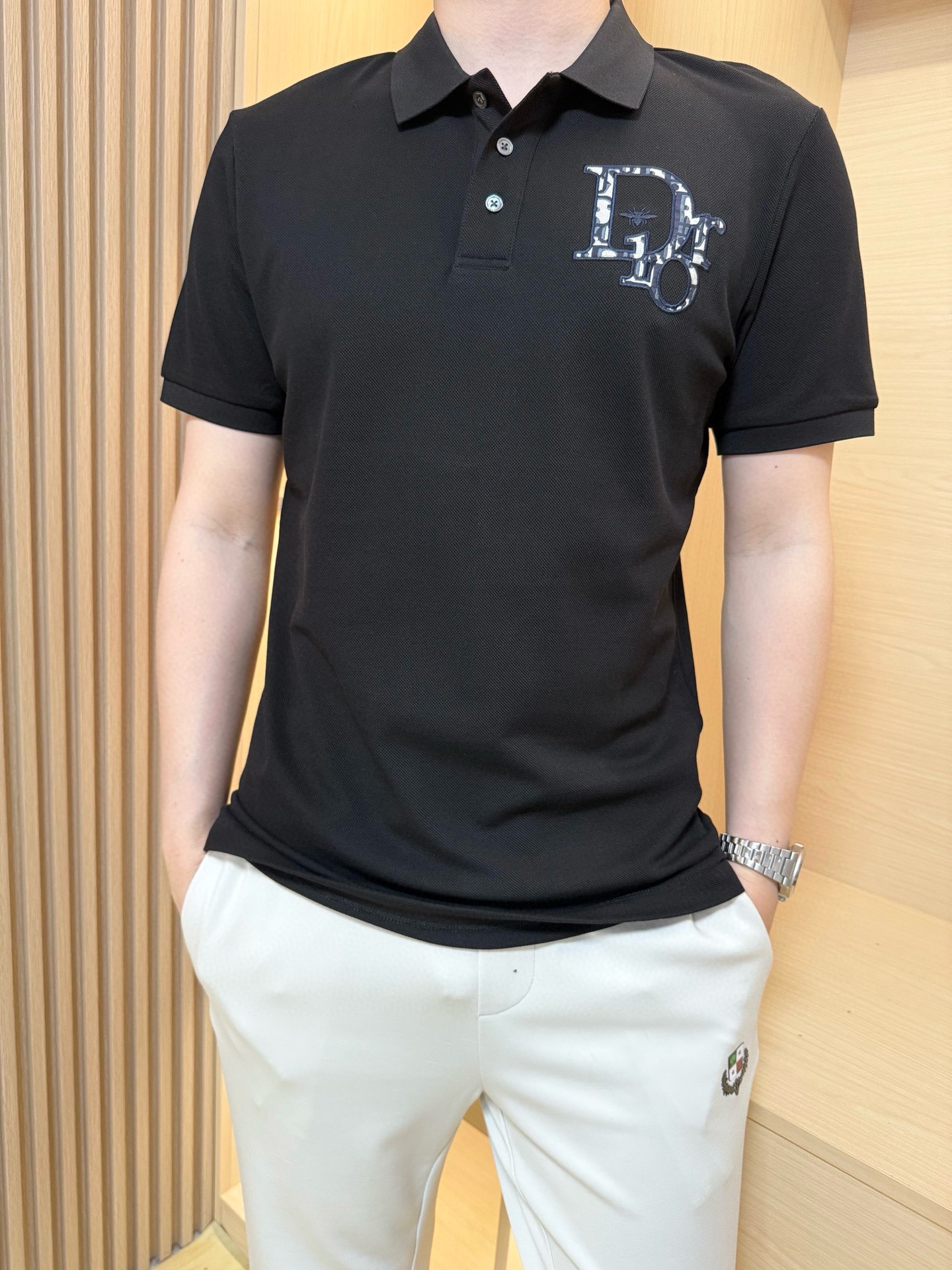 NO:483014,Dior-2025 latest hot polo is shipped, hot-selling items in Europe and the United States!  Selected Italian imported fine cotton design, the exquisite brand logo on the chest is elegant and fashionable, and the upper body effect needs no more. The number of codes is 48-56 (model 180/140 wears 50, with Hong Kong Lane Crawford gift box packaging), dior, alexander wang19860909迪奥-2025最新爆款polo出货 欧美热销单品！精选意大利进口精棉设计,胸前的精致的品牌标志雅致不失时尚 上身效果不用多说.码数48-56（模特180/140穿50,配香港连卡佛礼盒包装）,,dior,alexander wang,Men's clothing